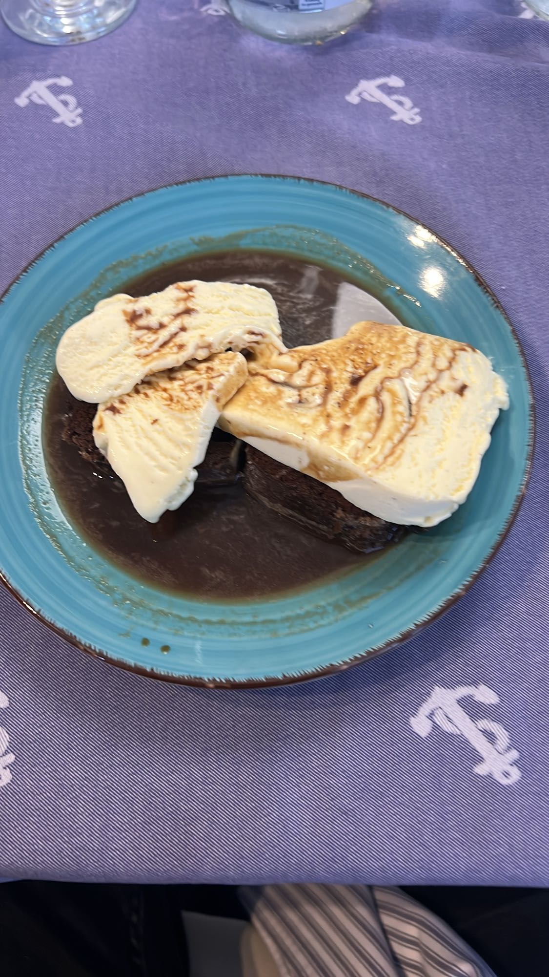 Brownie cu înghețată