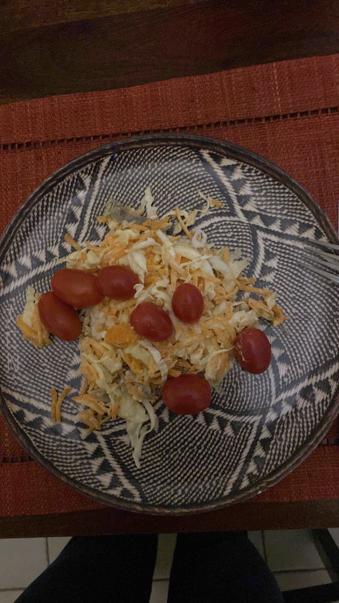 Salade chou et tomates