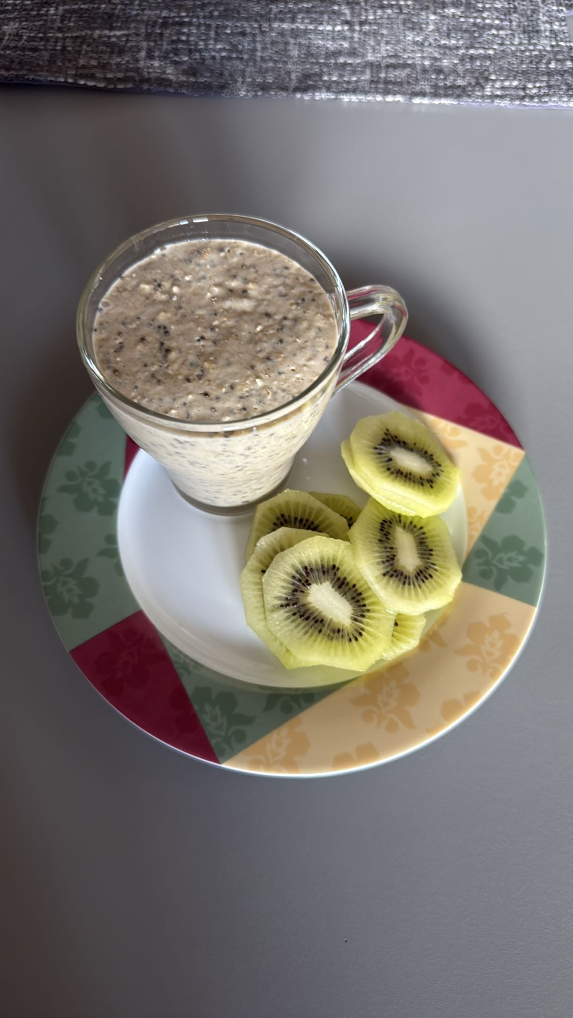 Mic dejun cu ovăz și kiwi