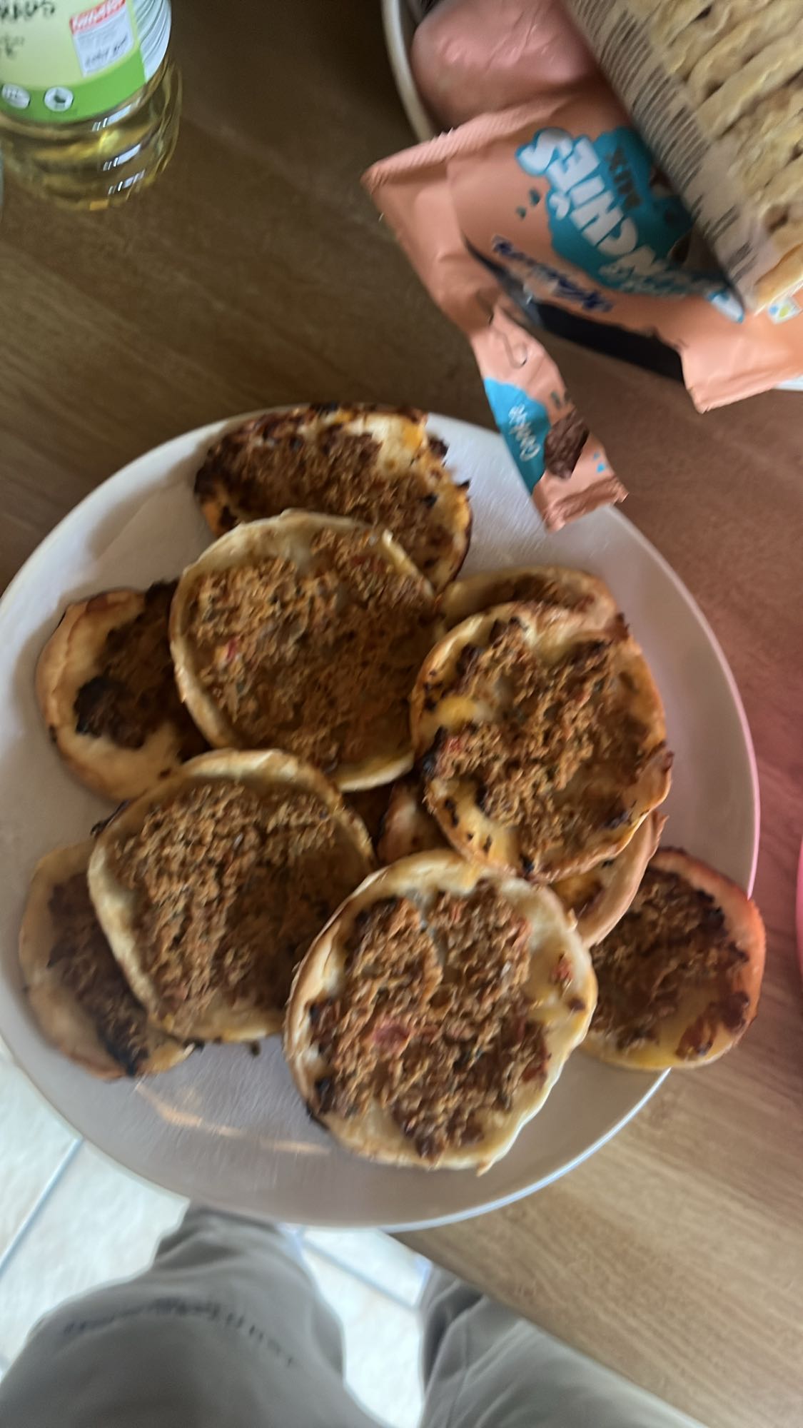 Mini meat flatbreads