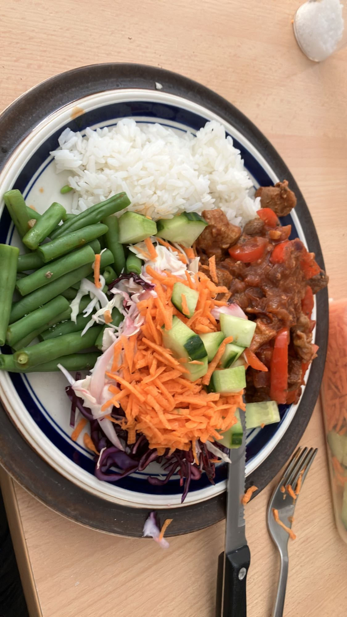 Arroz com legumes e carne