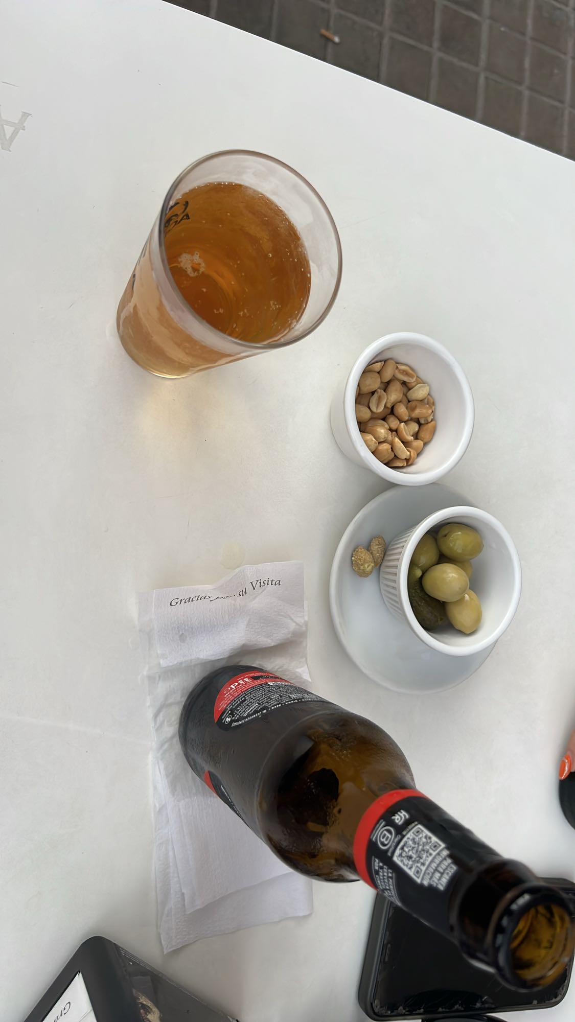 Cerveza con aperitivos