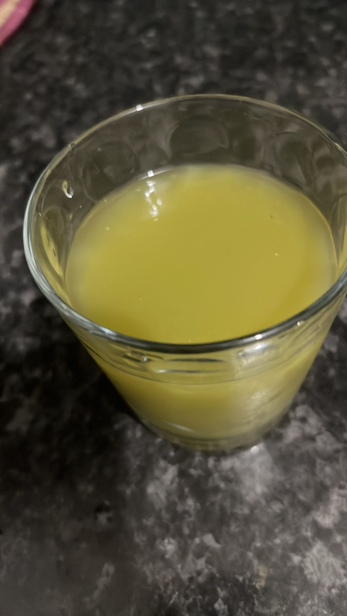 jus pomme, kiwi, citron, gingembre et persil