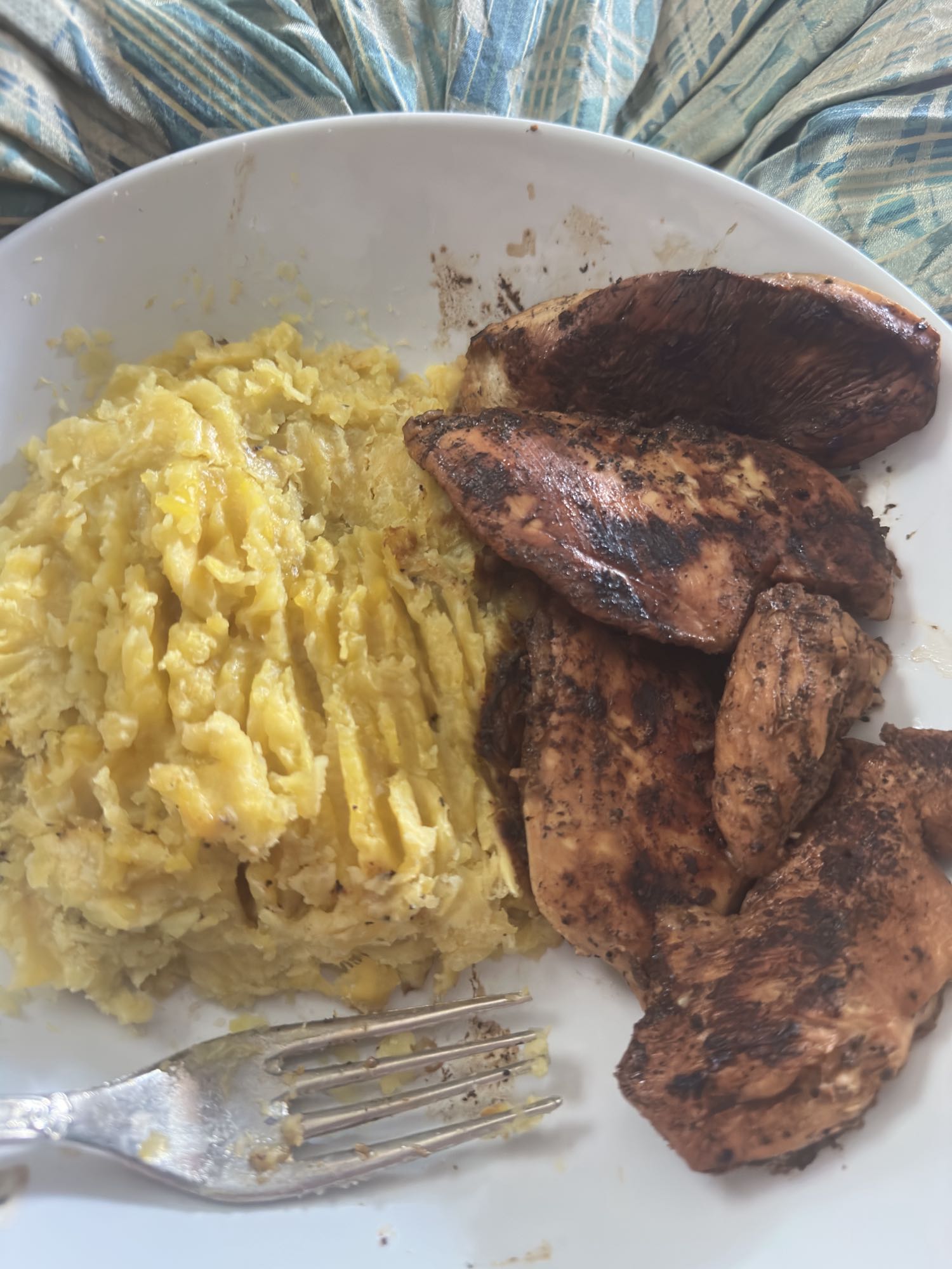 Pollo a la plancha y plátano