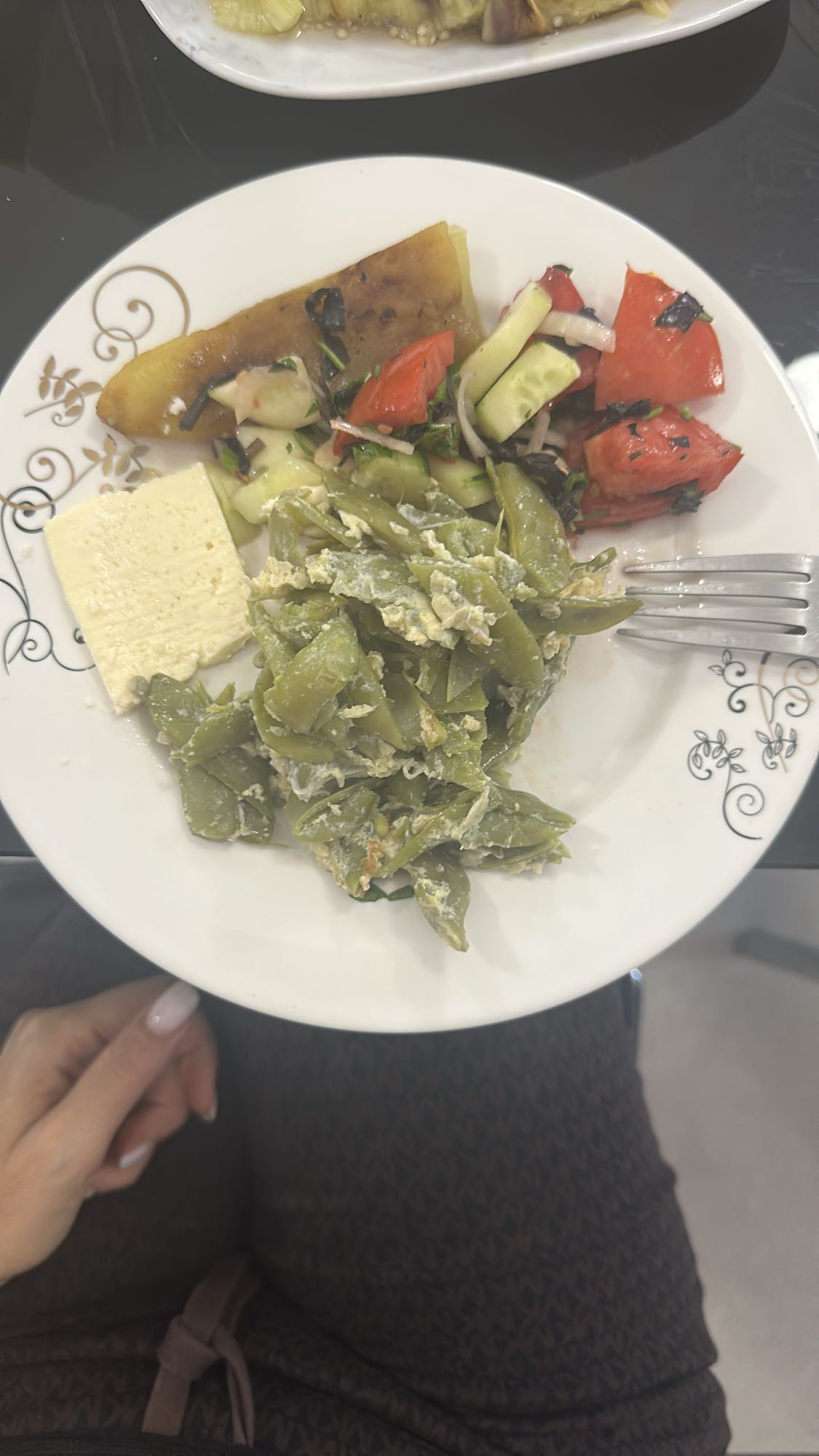 Green beans & salad plate