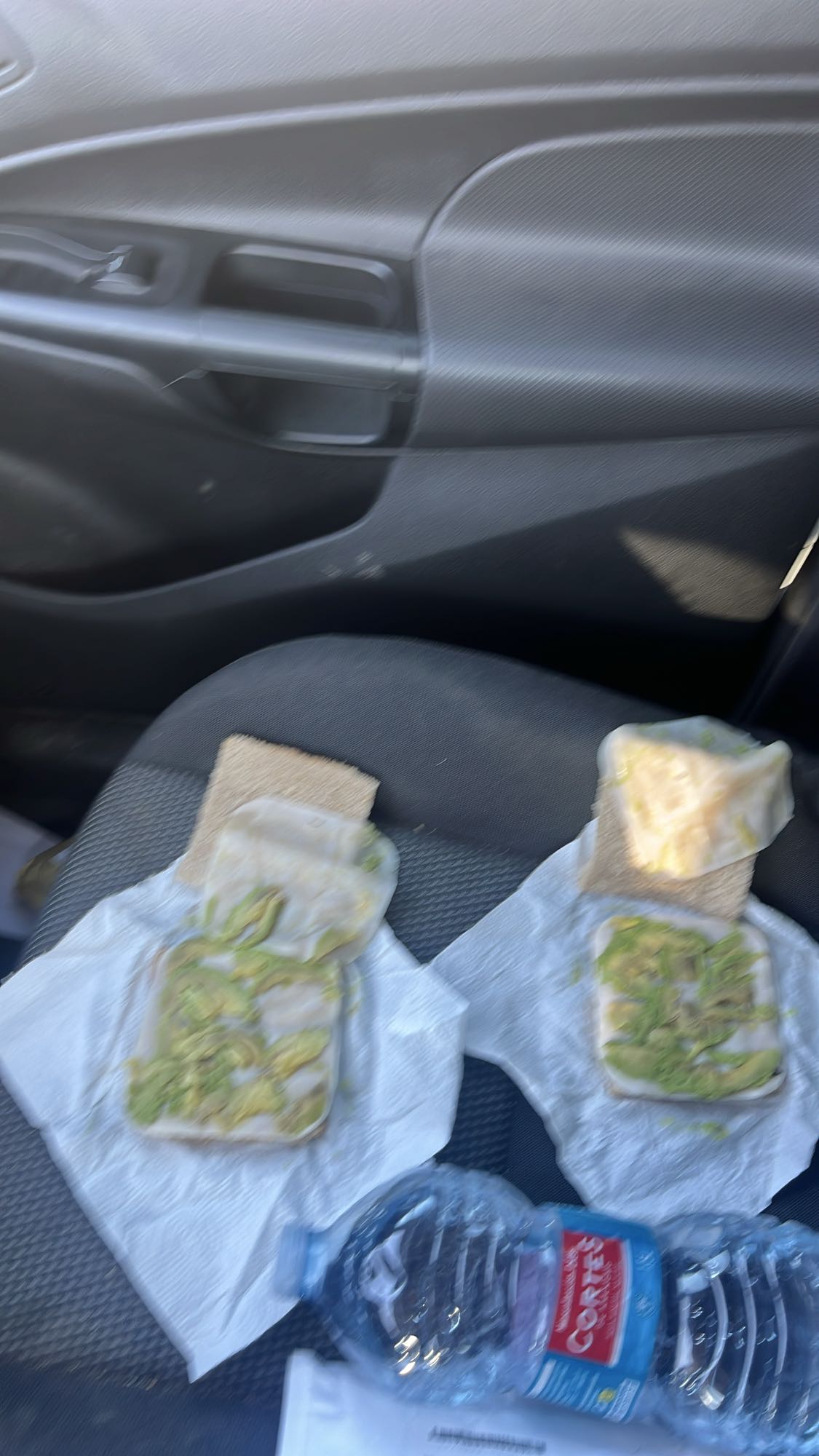 sándwich de pavo y aguacate