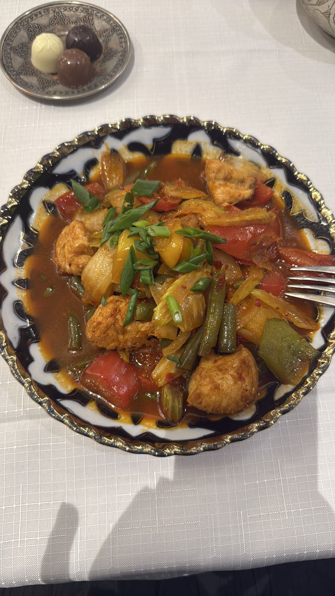 тушёная курица с овощами