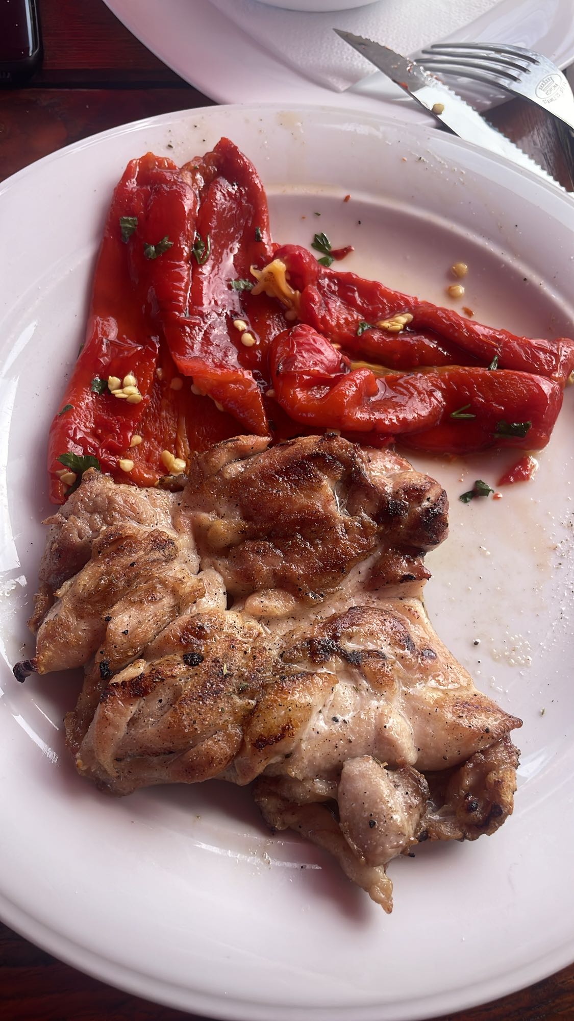 Pui la grătar cu ardei copți