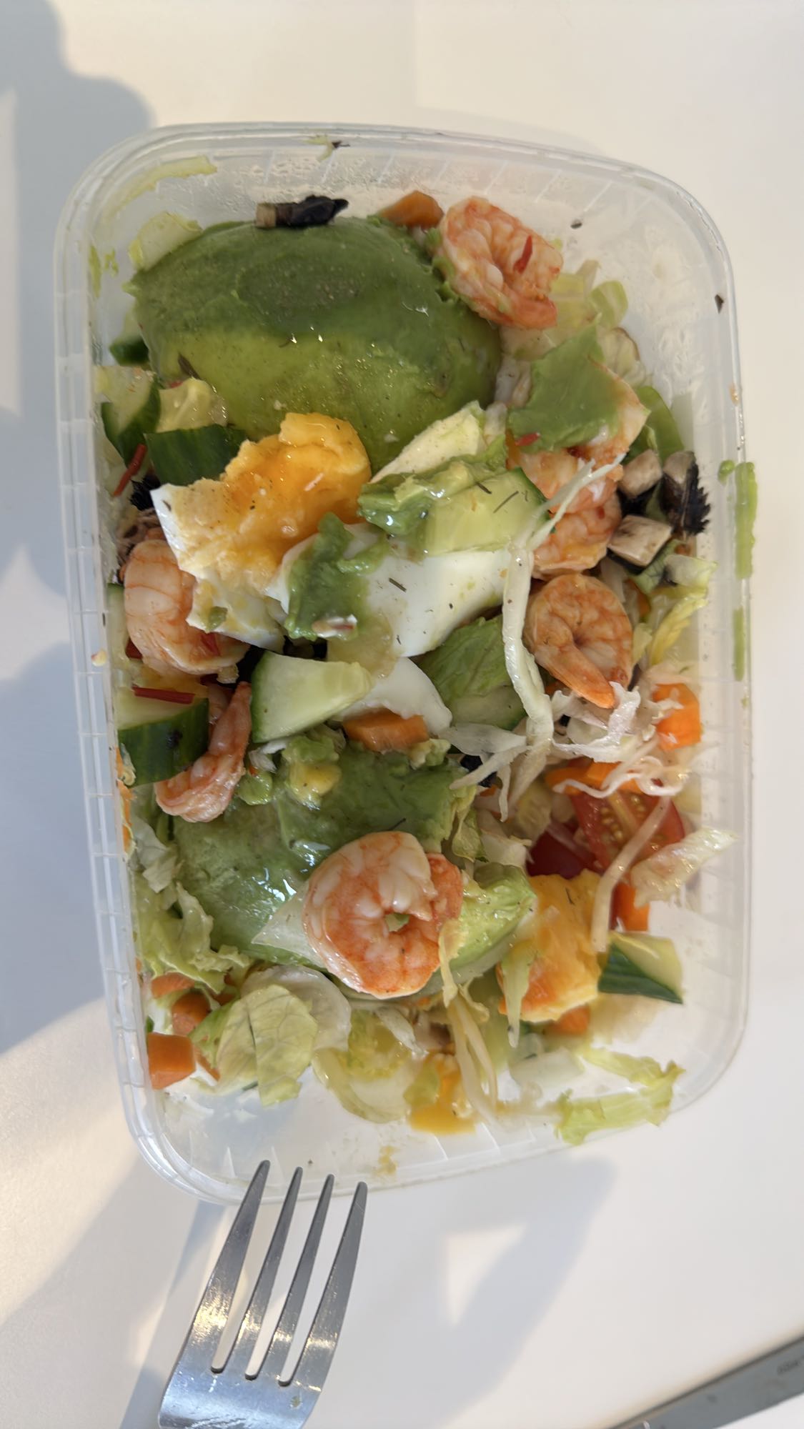 Räksallad med avokado och ägg