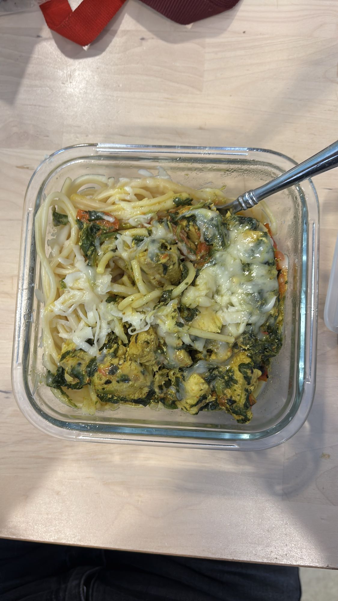 Kycklingpasta med spenat