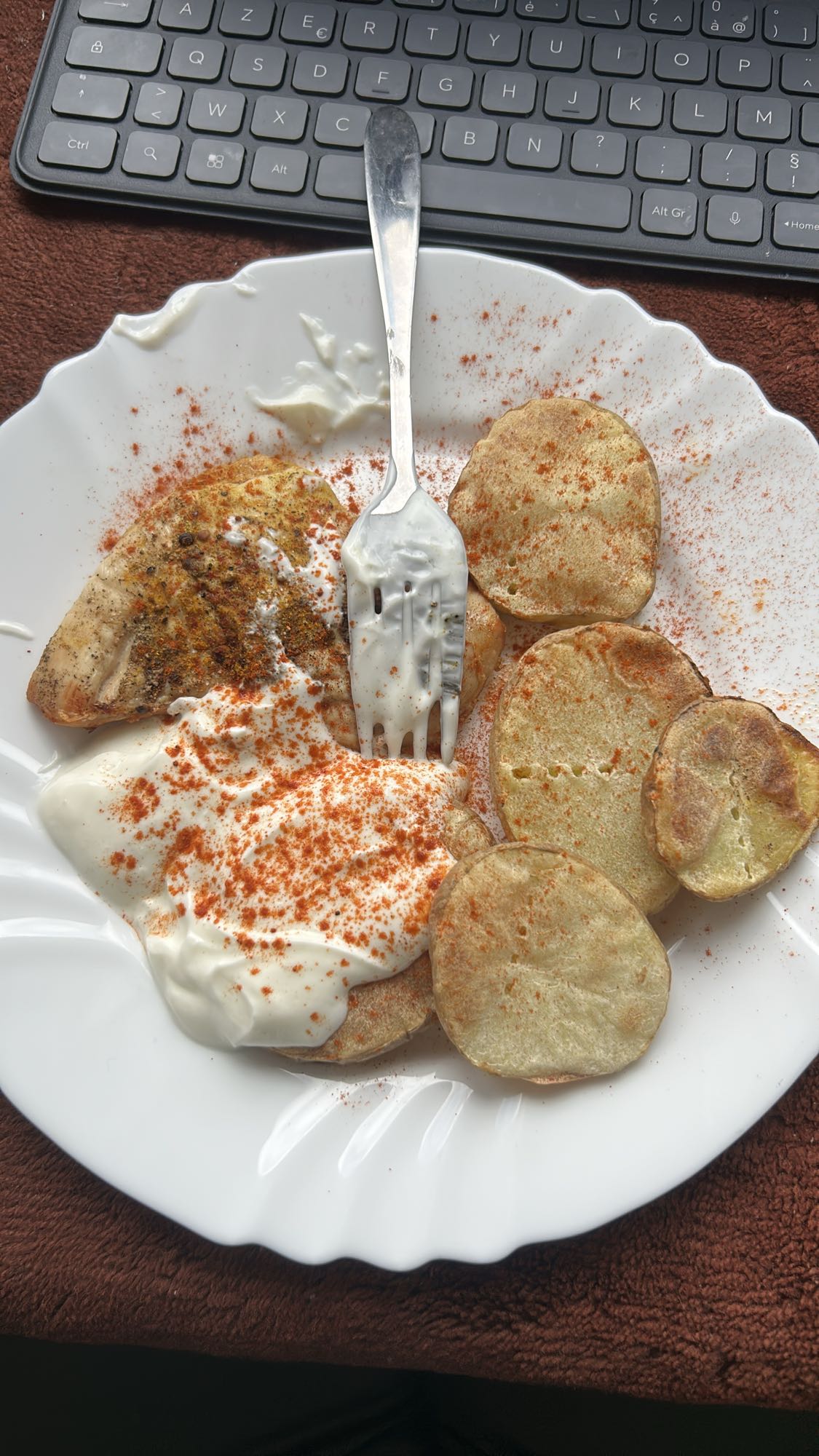 Poulet, pommes de terre, yaourt