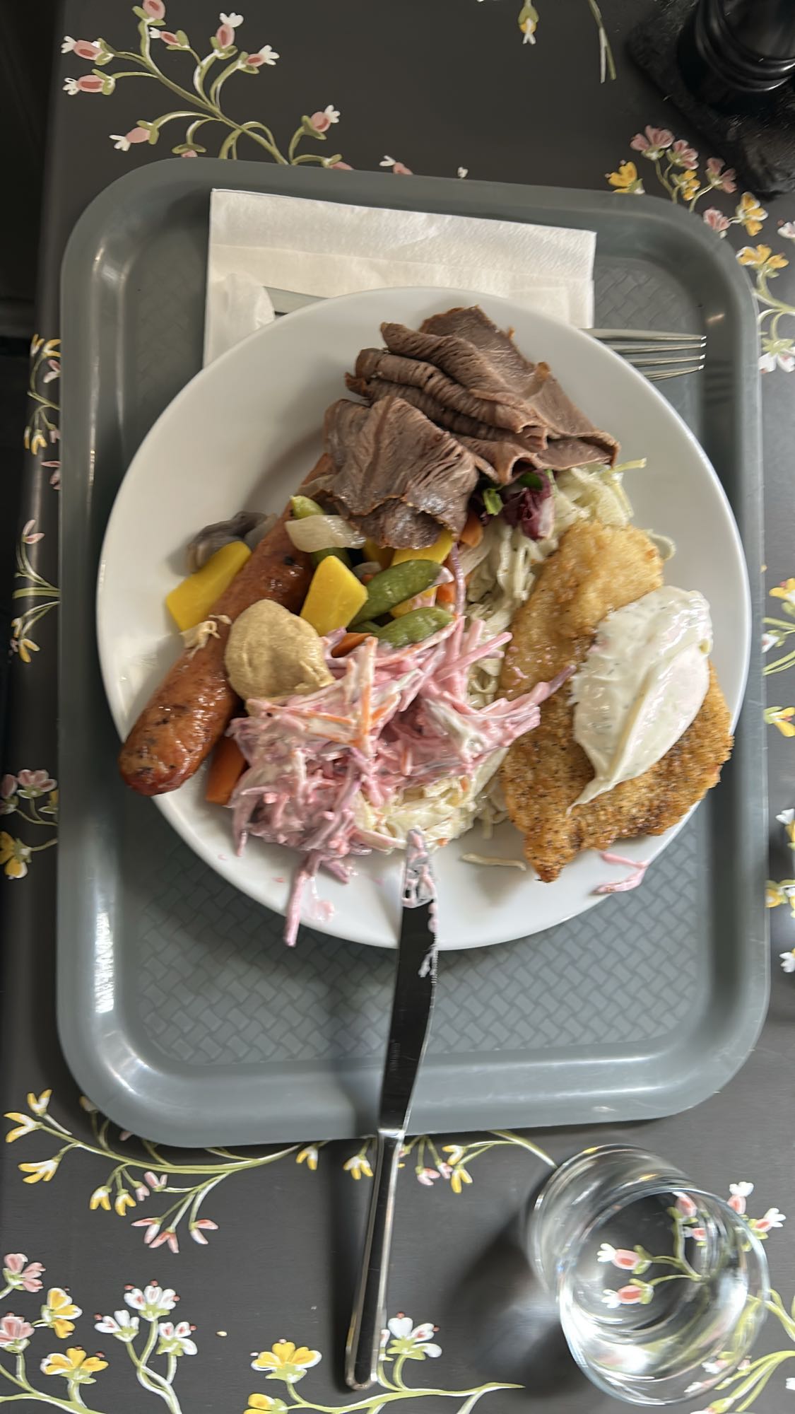 Blandad kötträtt tallrik