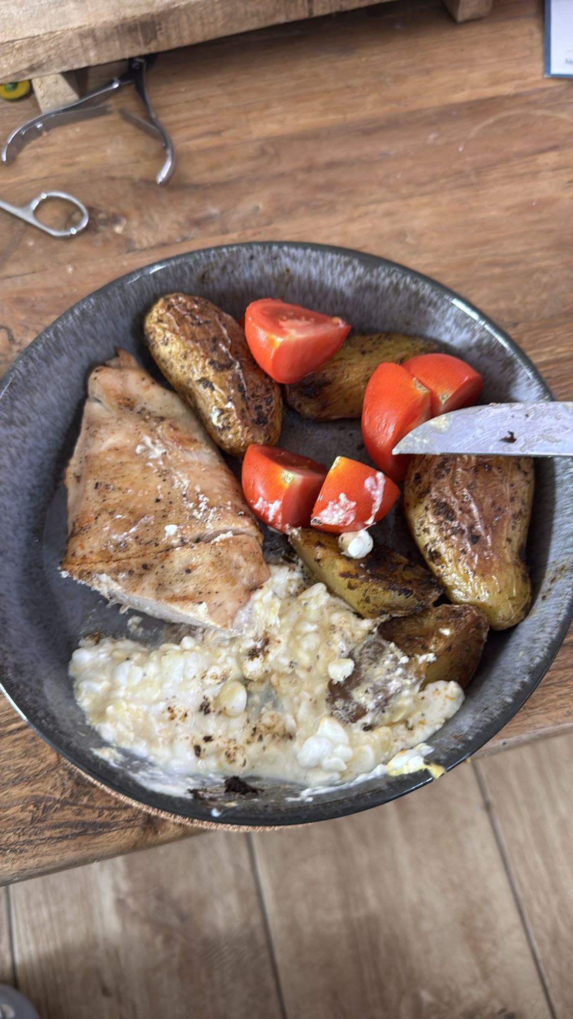 Gegrilltes Hähnchen mit Kartoffeln