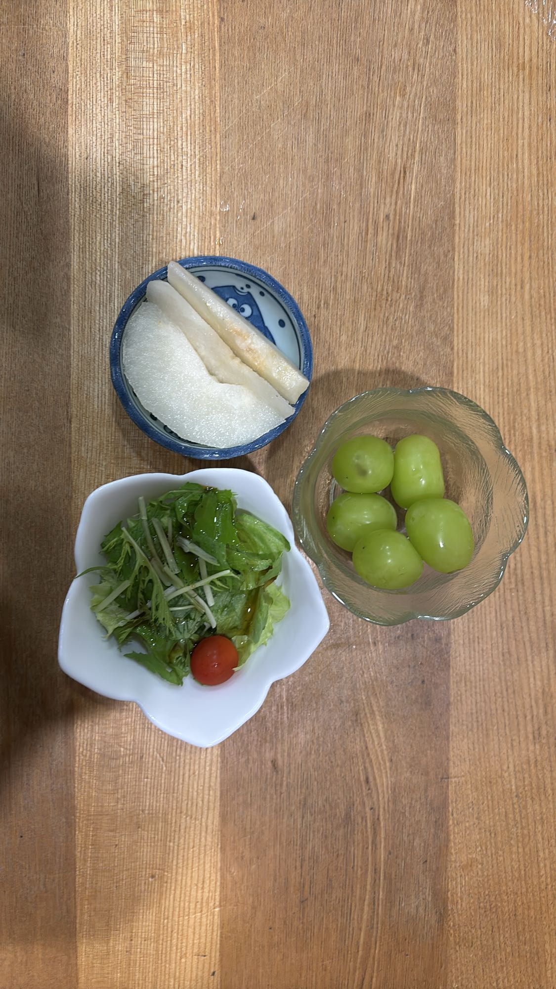 フルーツとサラダ