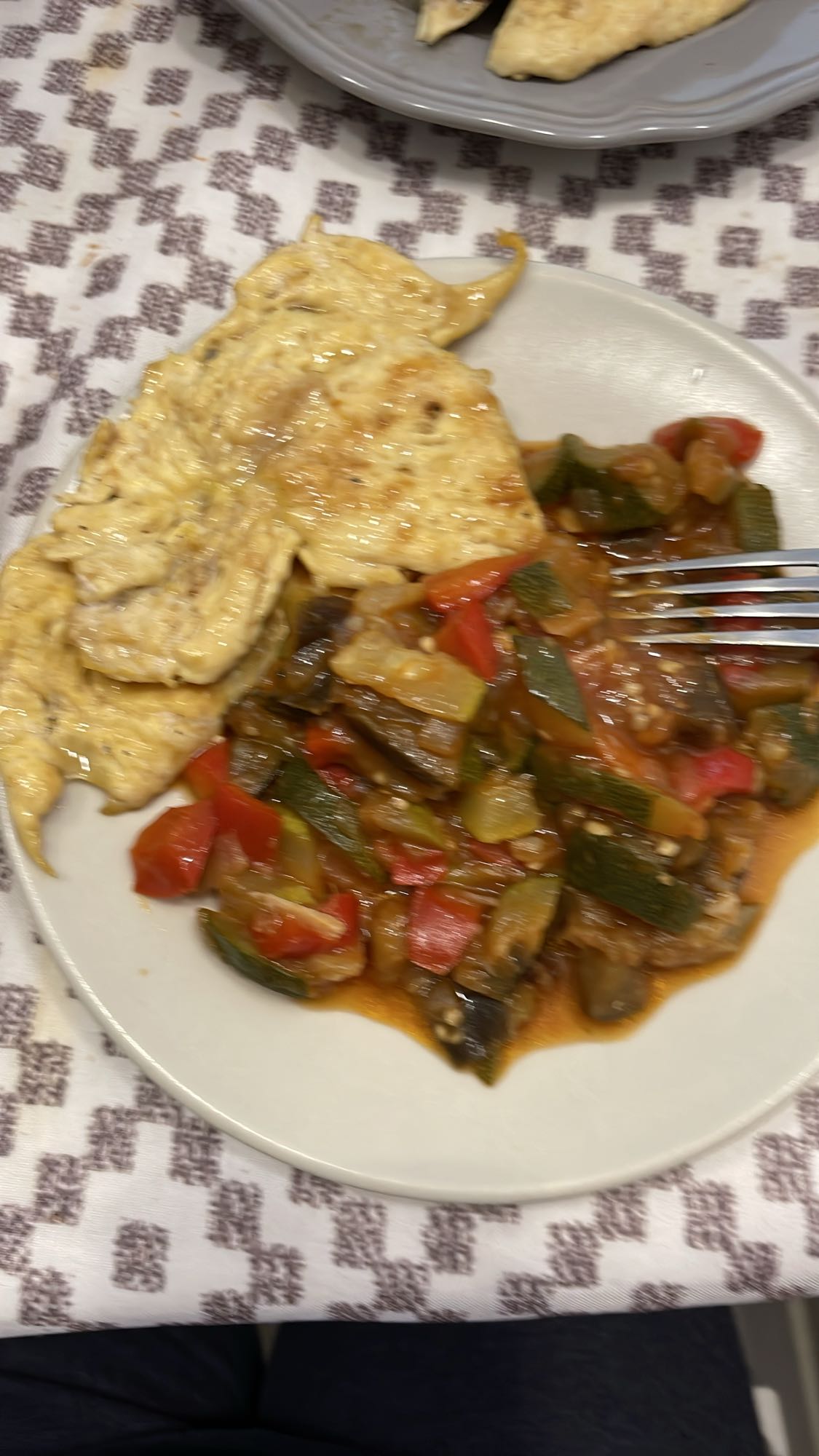 Piept de pui cu legume