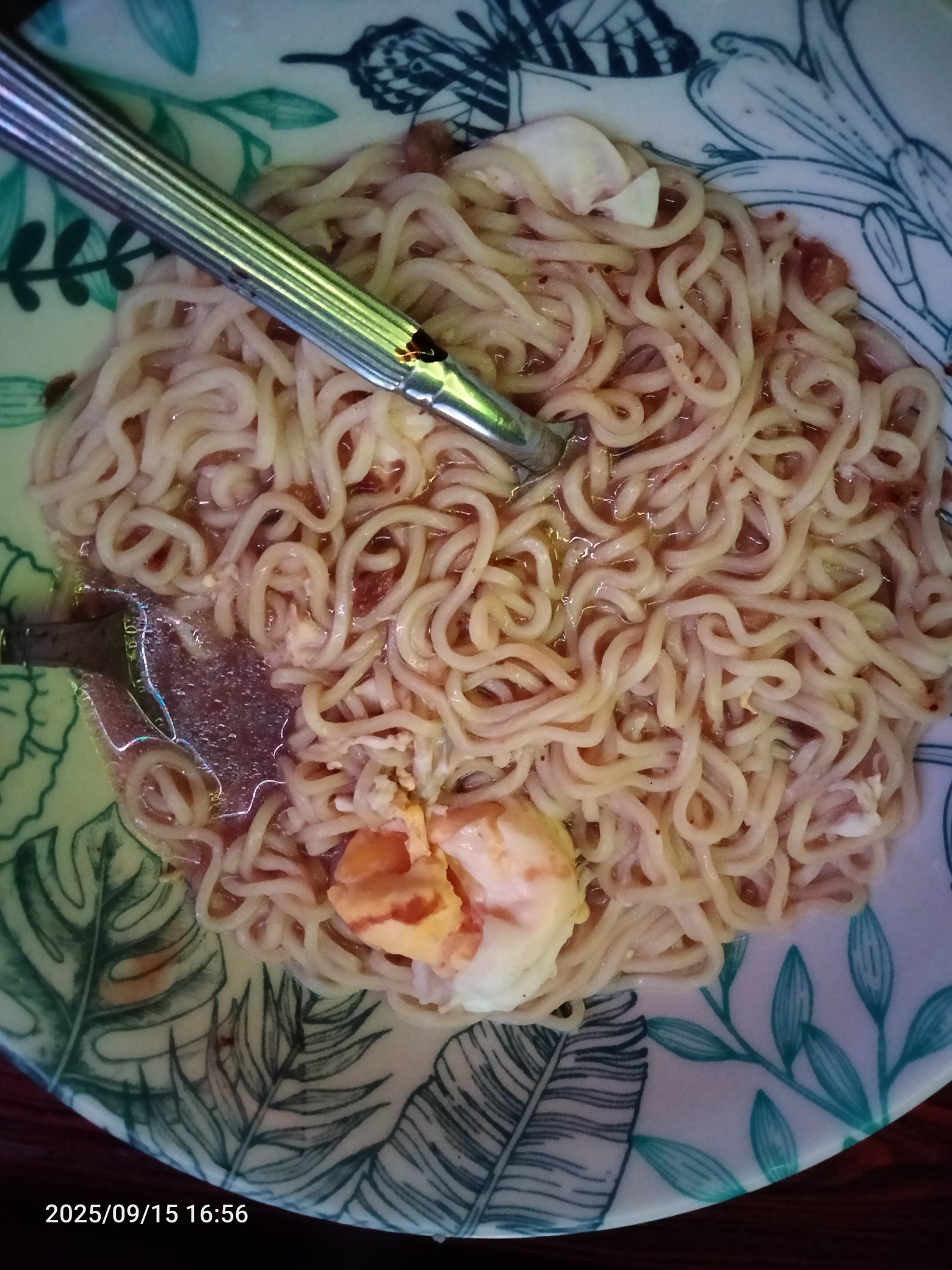 Nouilles instantanées œuf