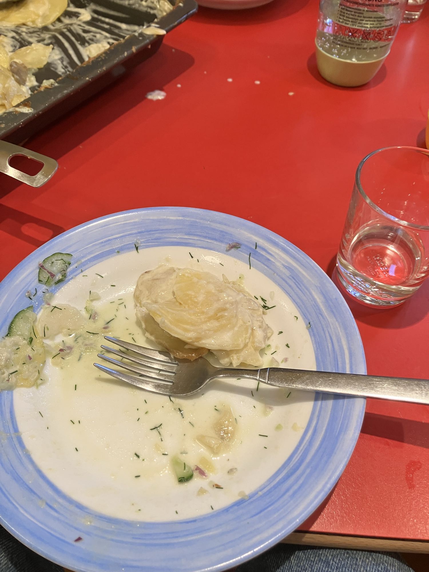 Batata gratinada com salada