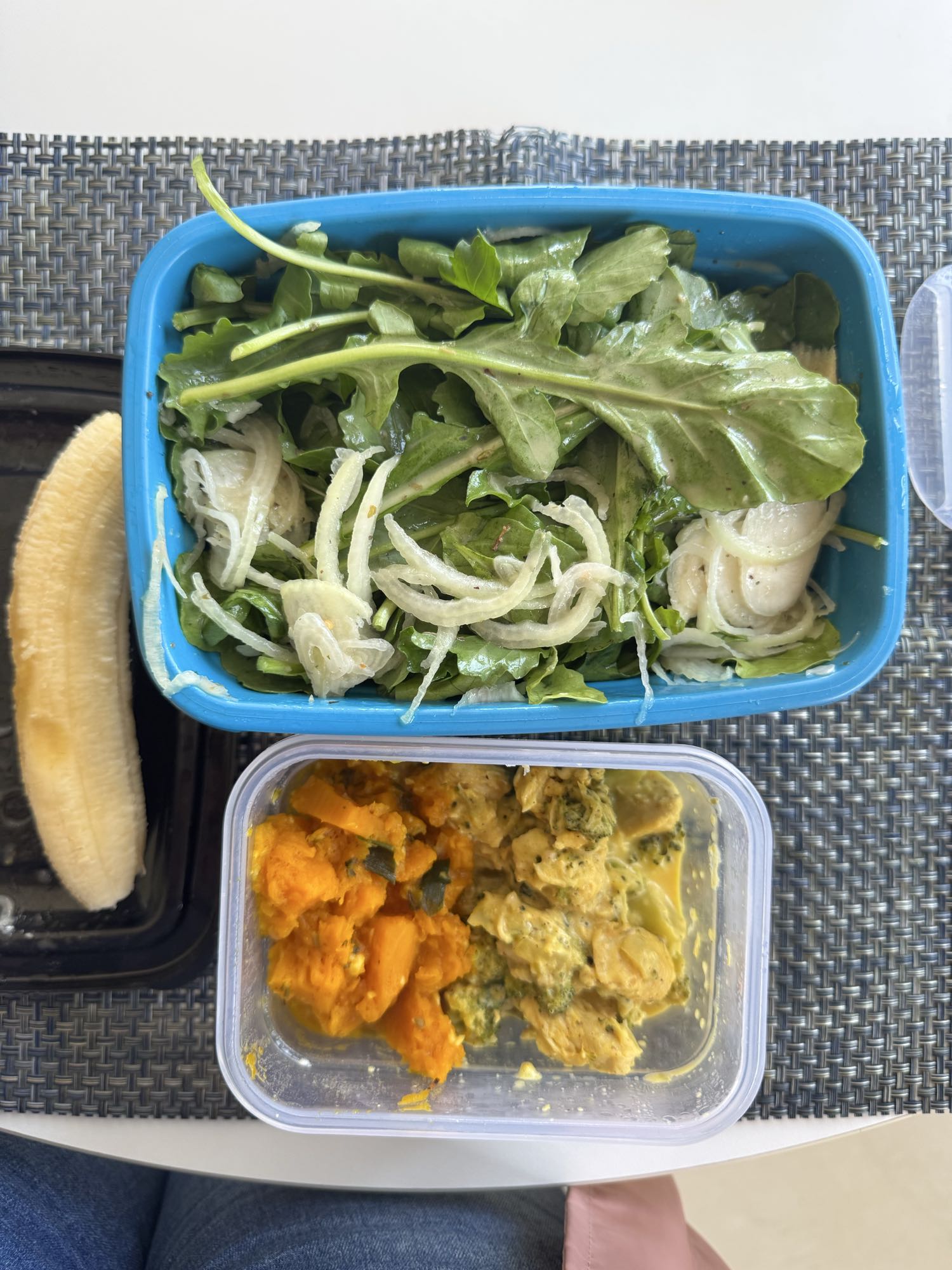 Frango com salada e abóbora