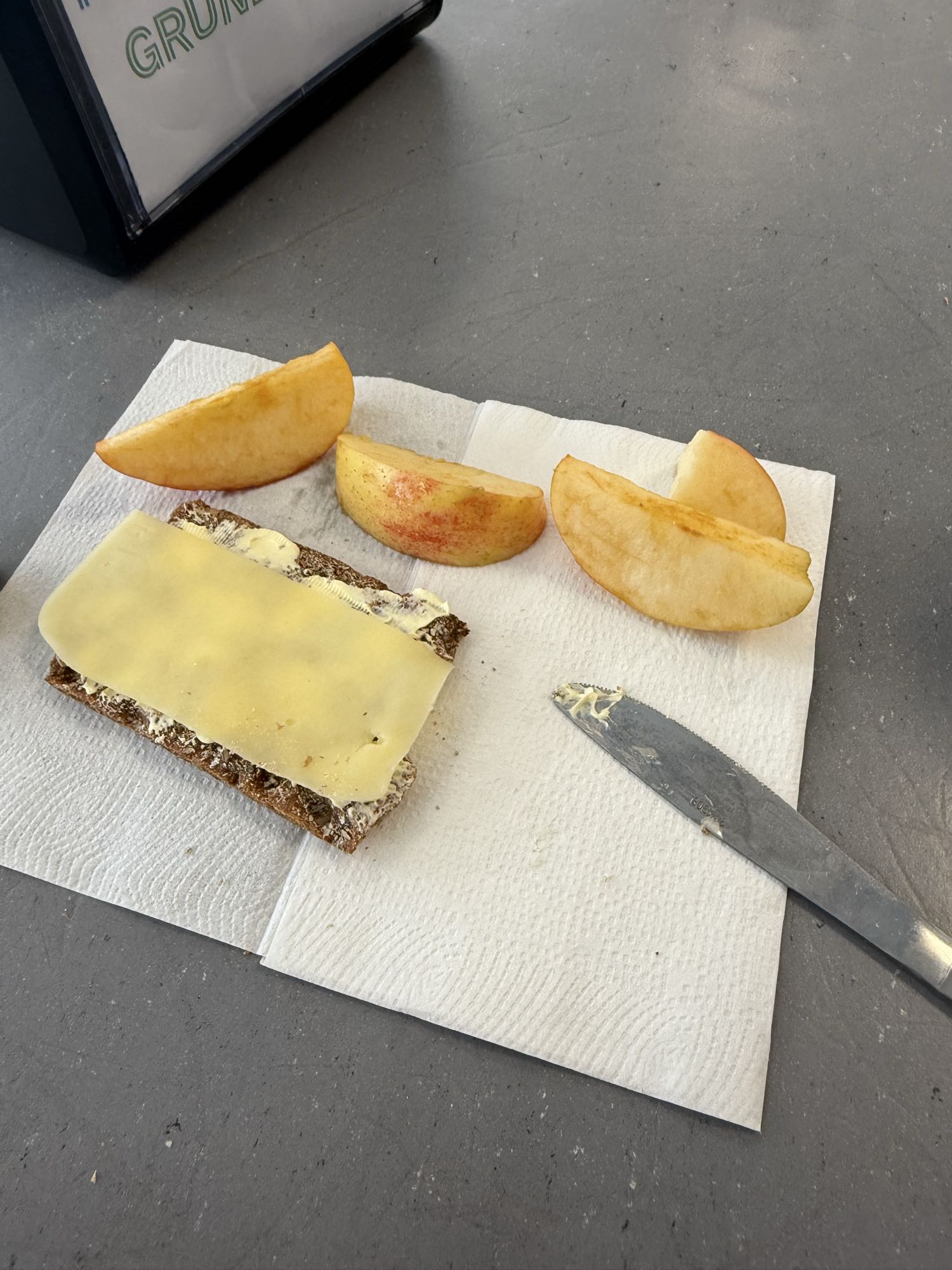 Knäckebröd med ost & äpple