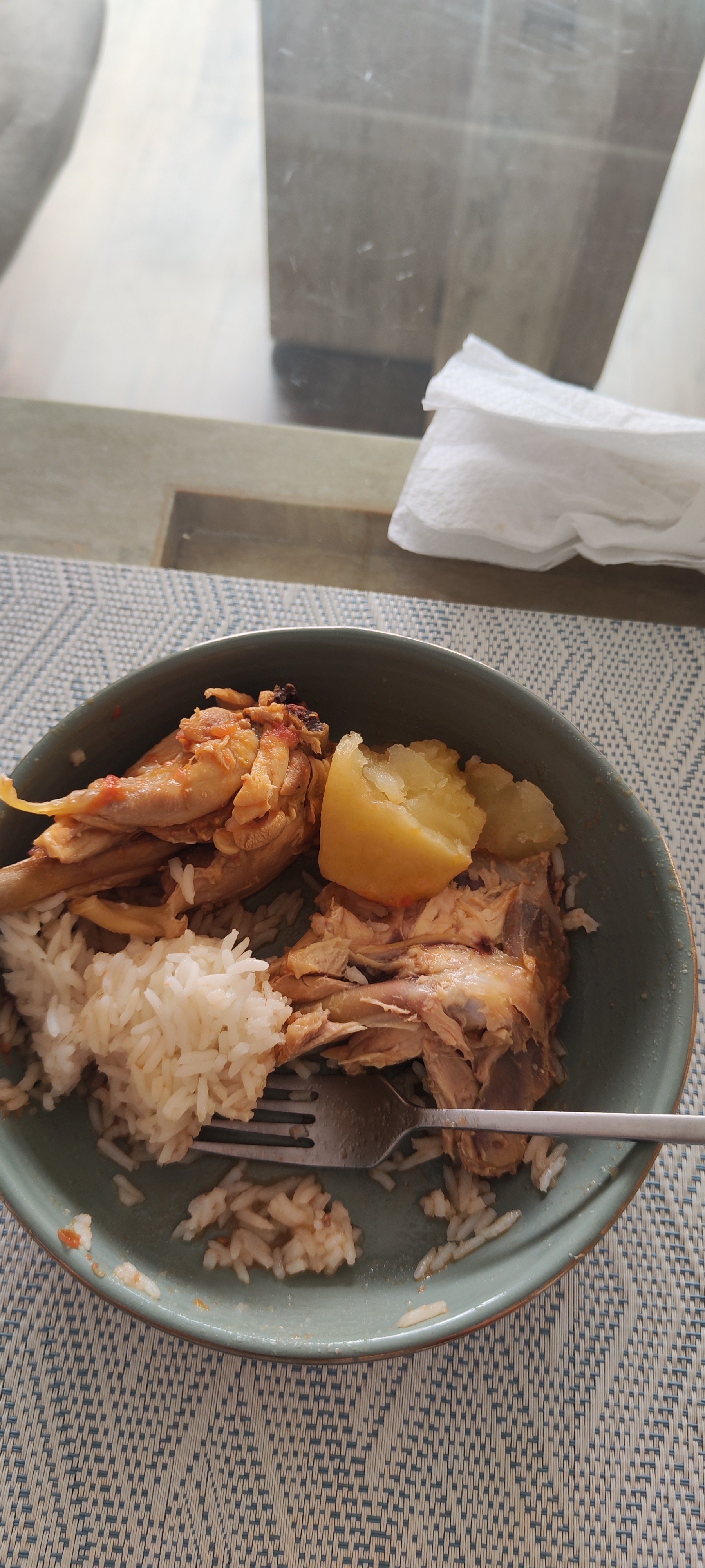 Pollo con arroz y papa