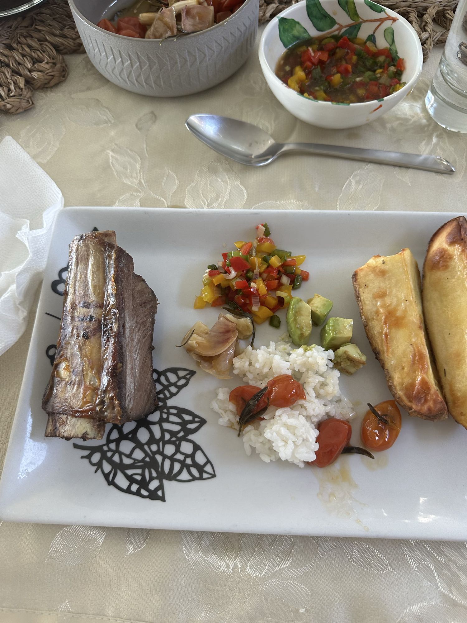 Costilla con arroz y papa