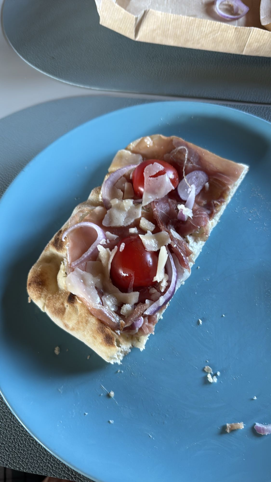 Pizza prosciutto e pomodoro