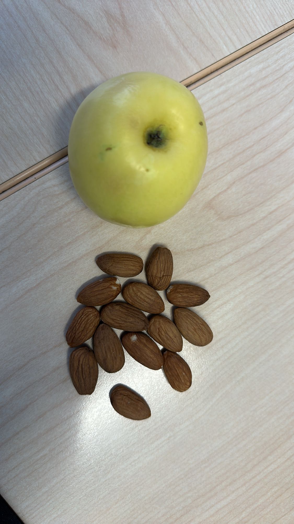 Manzana y almendras