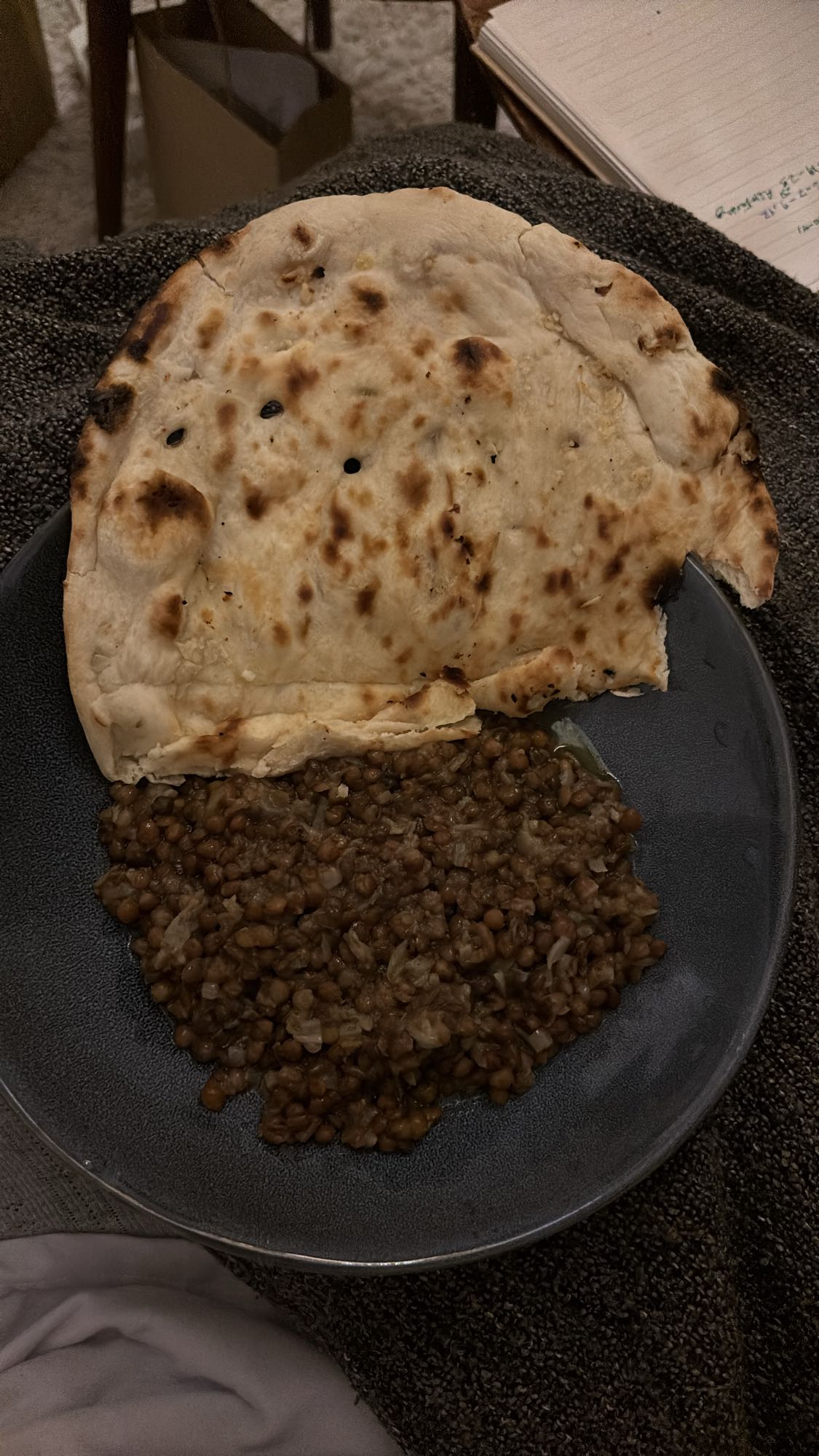 Linsgryta med naanbröd