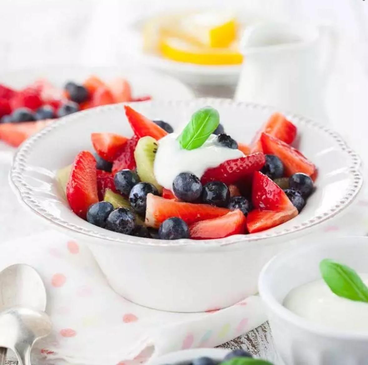 Ensalada de frutas con yogur