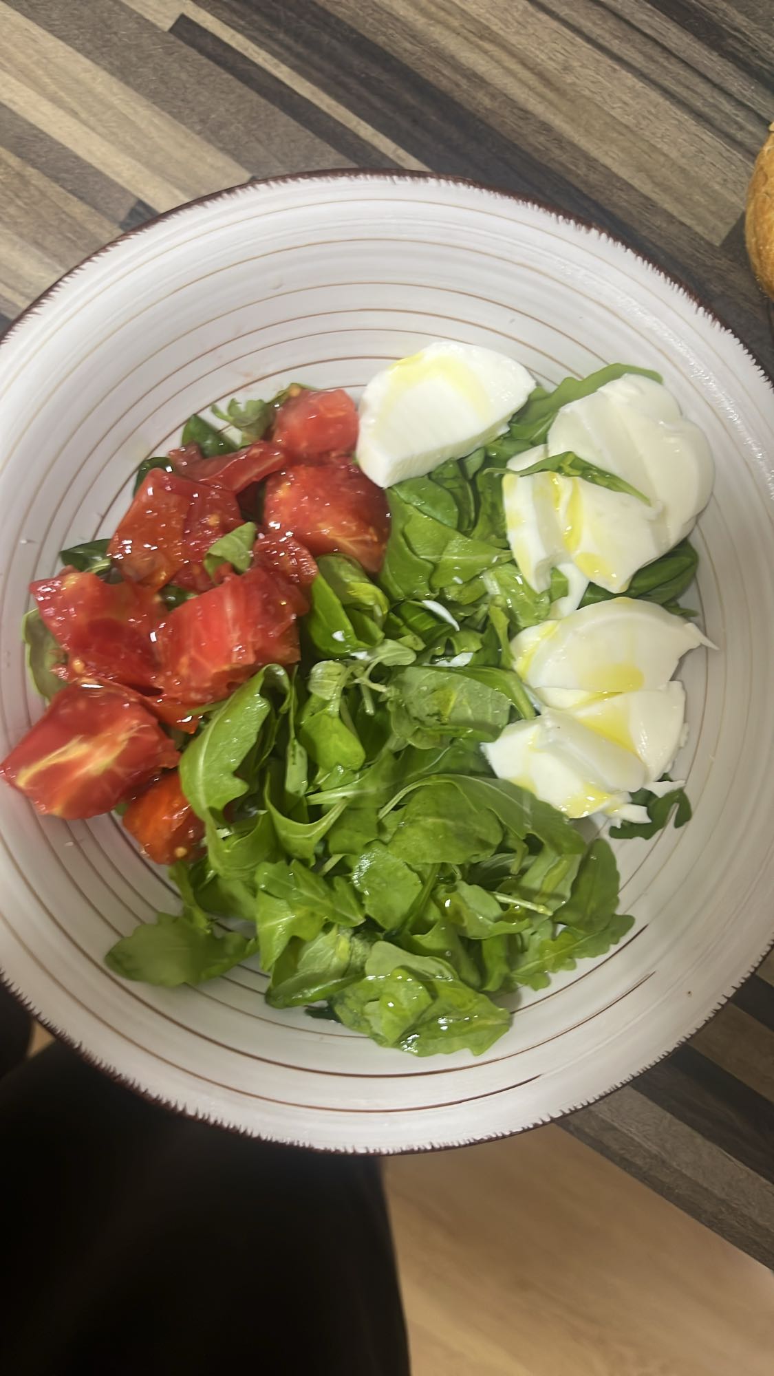 Ensalada caprese verde