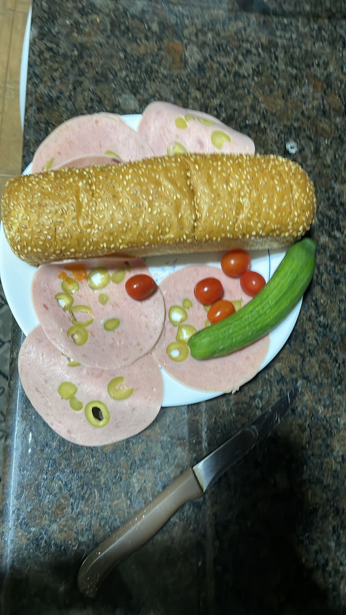 Cold cuts with bread plate