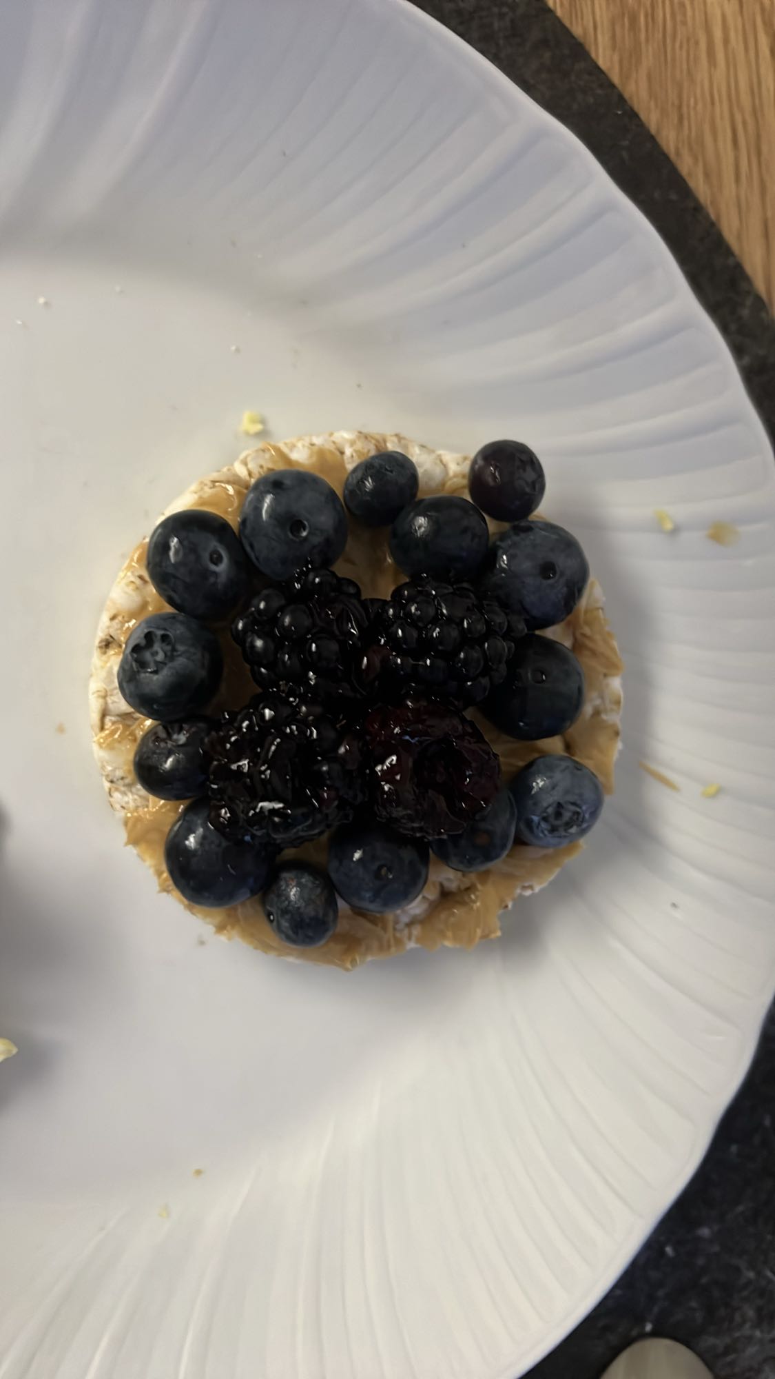 Rice cake with berries