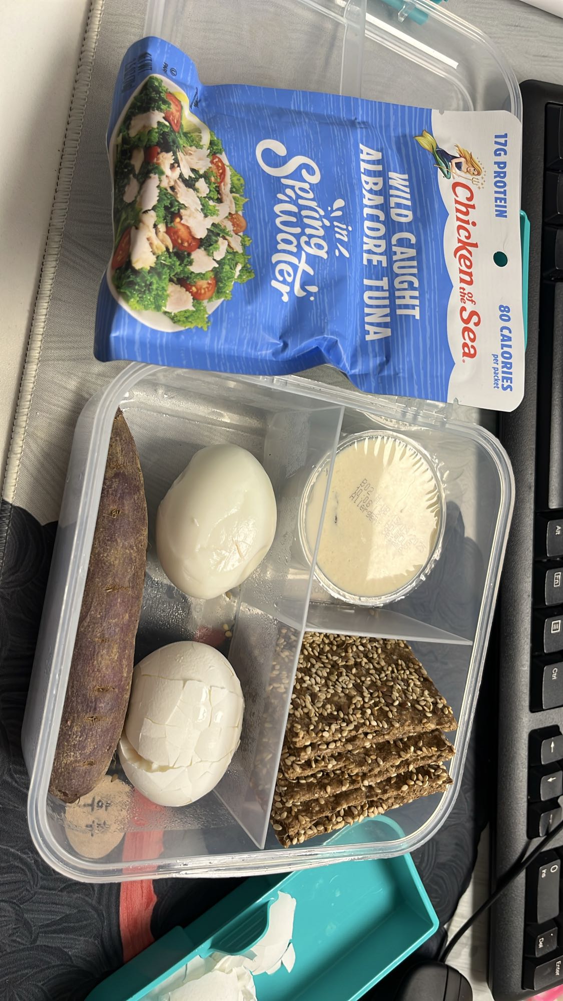 Tuna, Eggs & Crackers Lunch