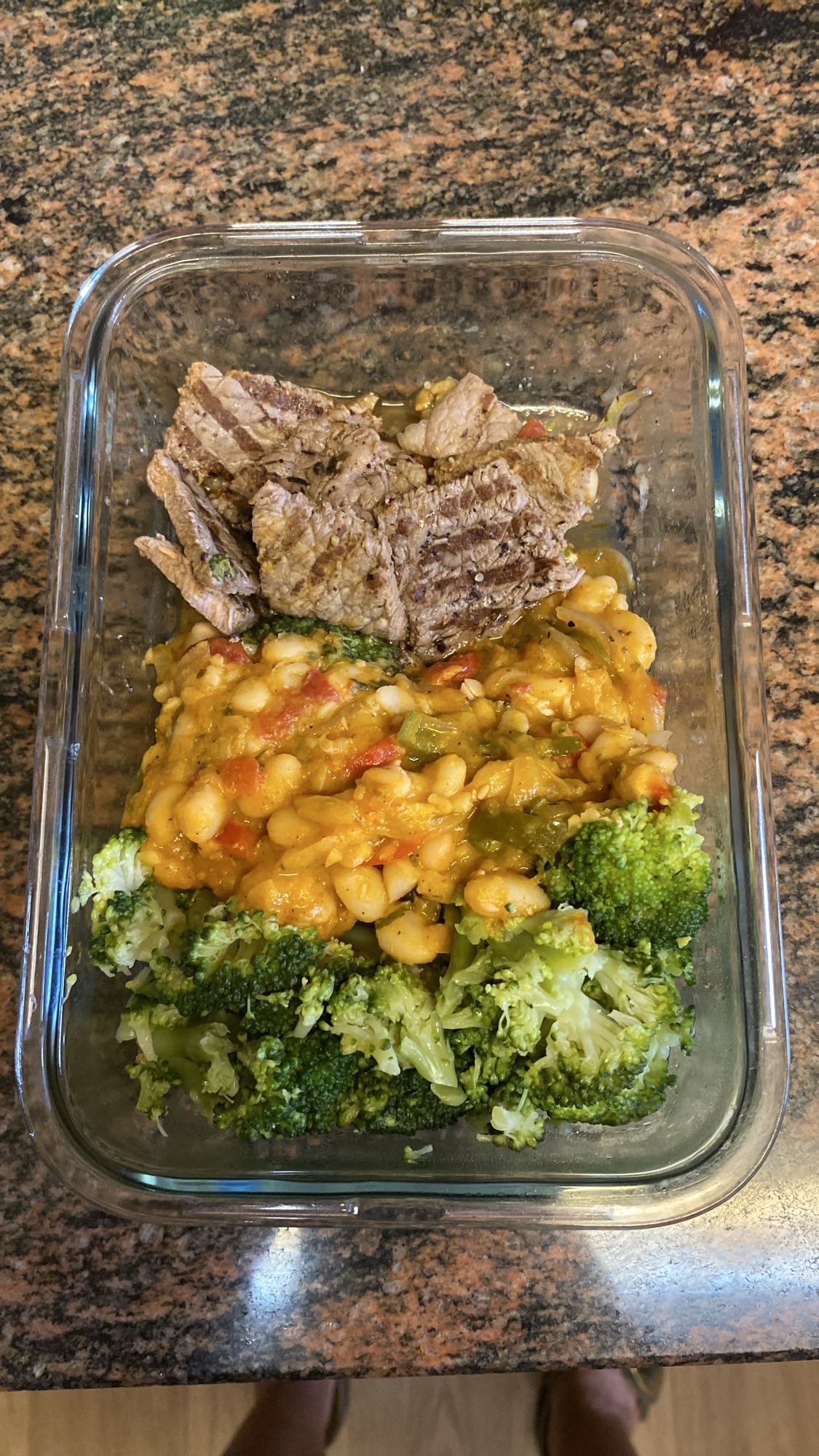 Carne con frijoles y brócoli