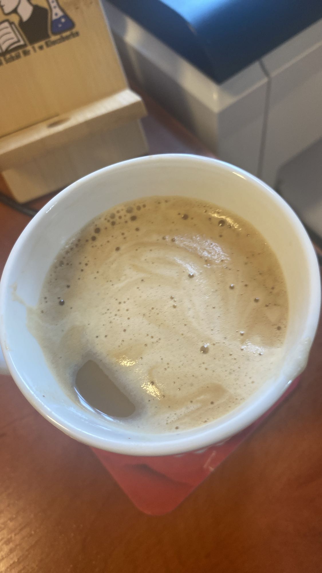 czarna kawa z ekspresu