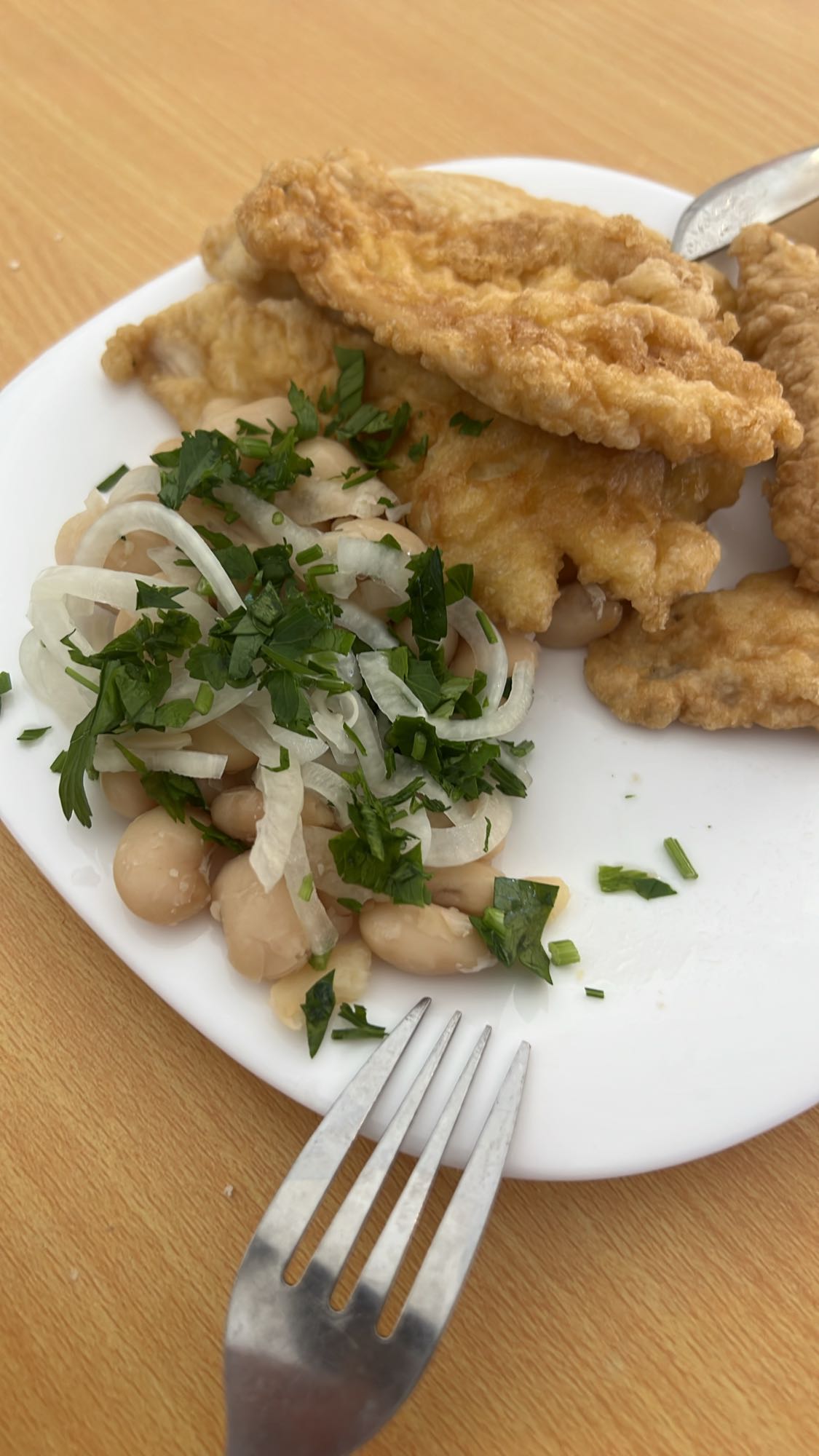 Pește pane cu fasole albă