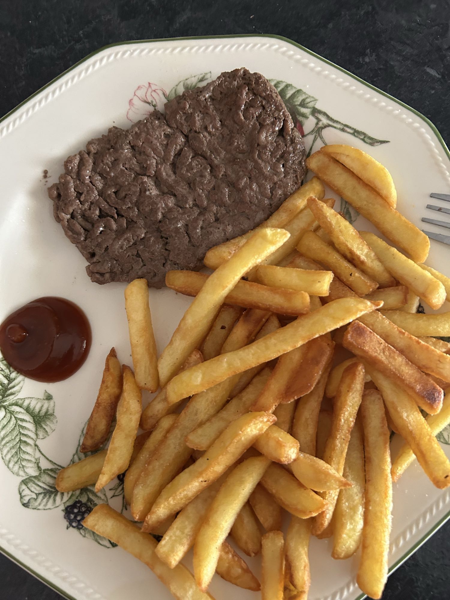 Steak frites et ketchup