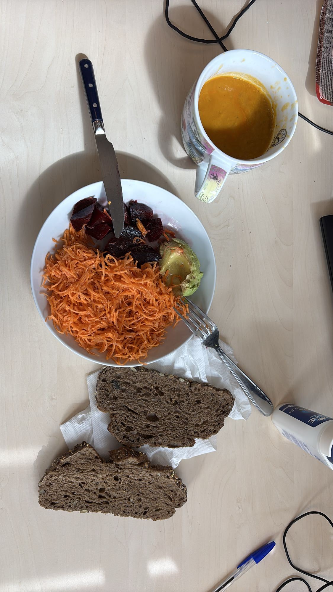 Déjeuner légumes et pain