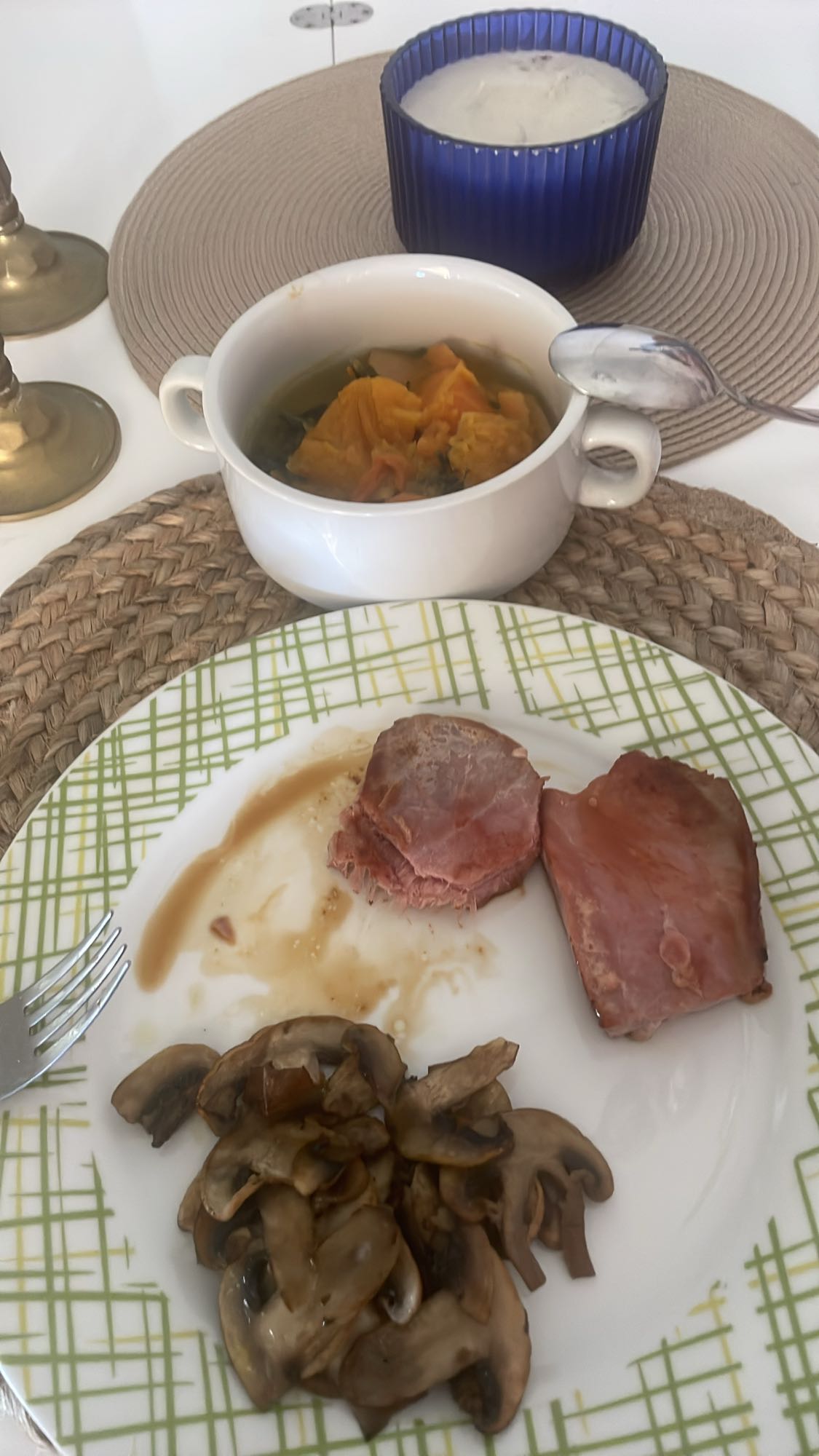 Atún, champiñones y sopa