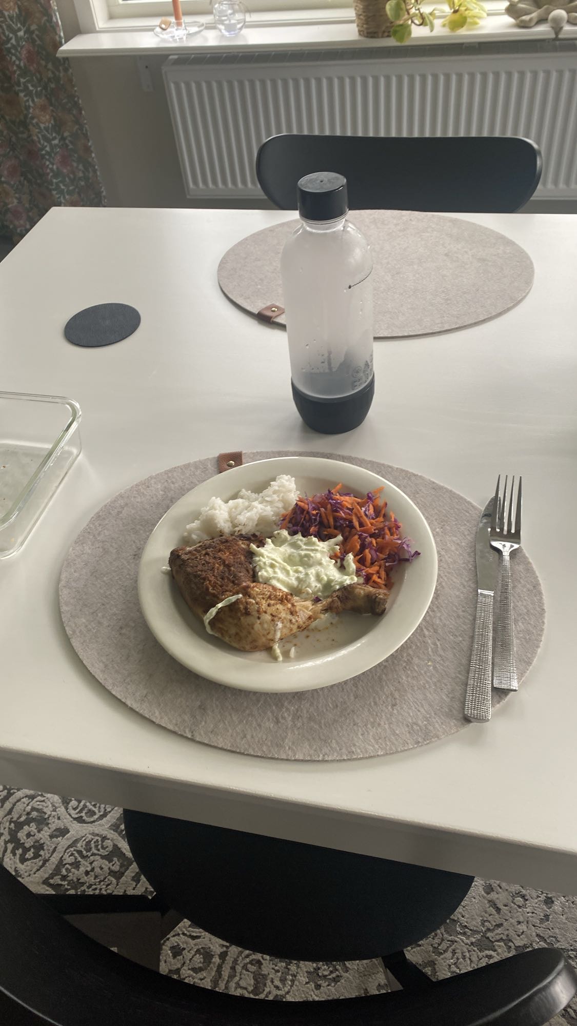 Kyckling med ris och sallad