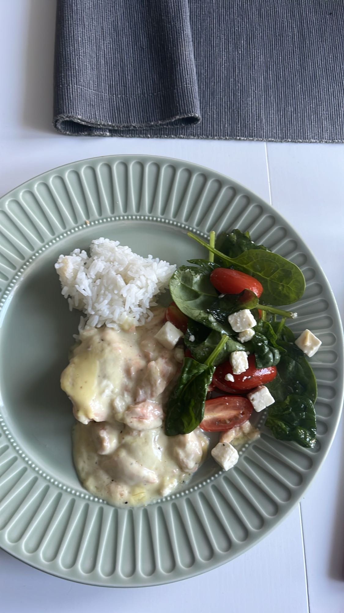 Lax med ris och sallad