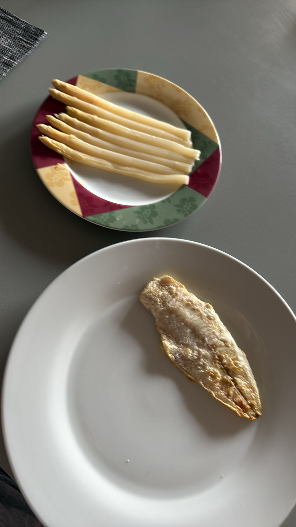 Pește cu sparanghel alb