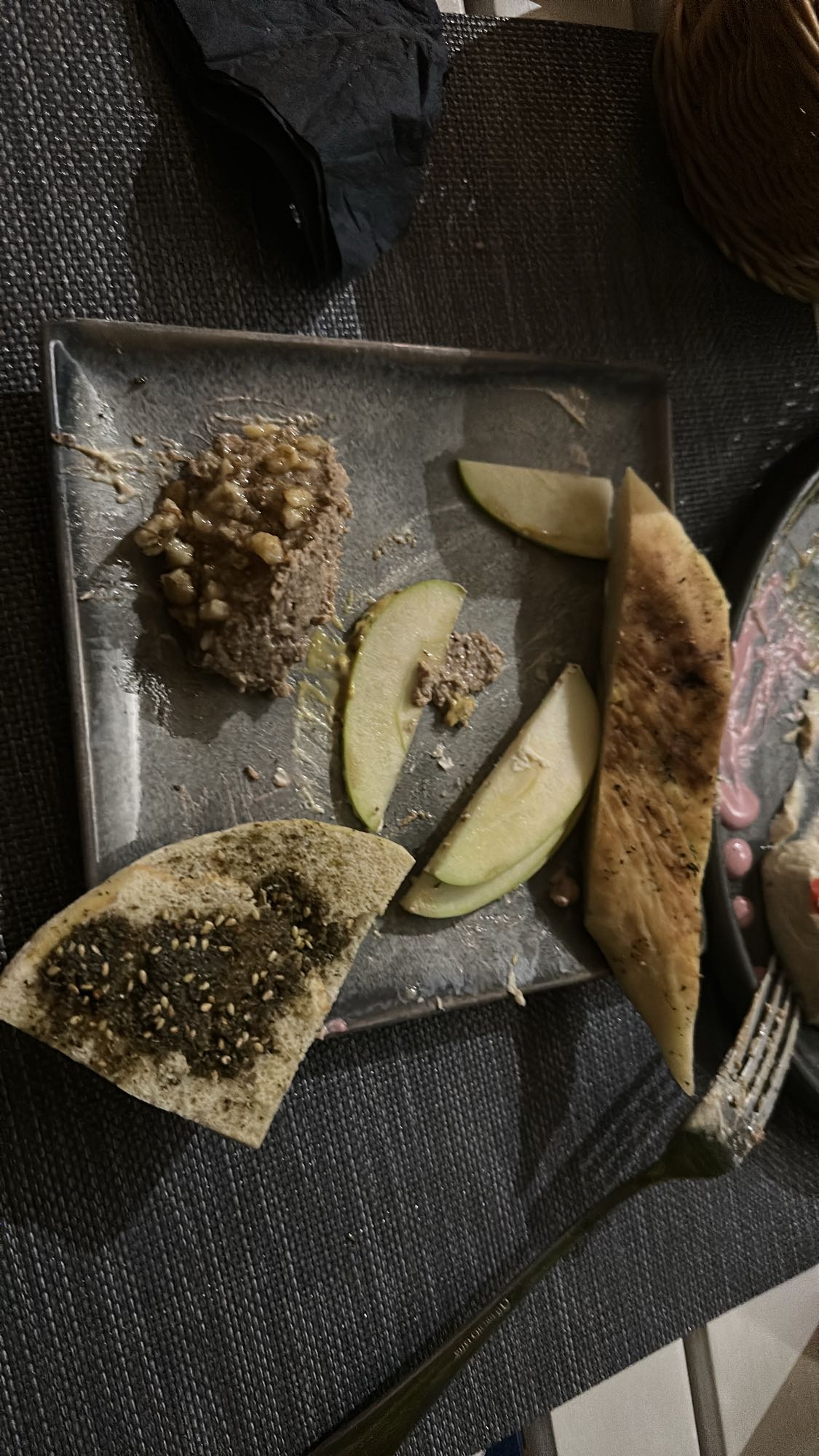 Apple dip & zaatar bread
