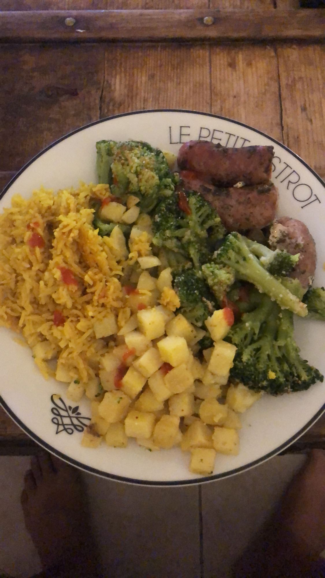 Saucisse, riz, brocoli, pommes