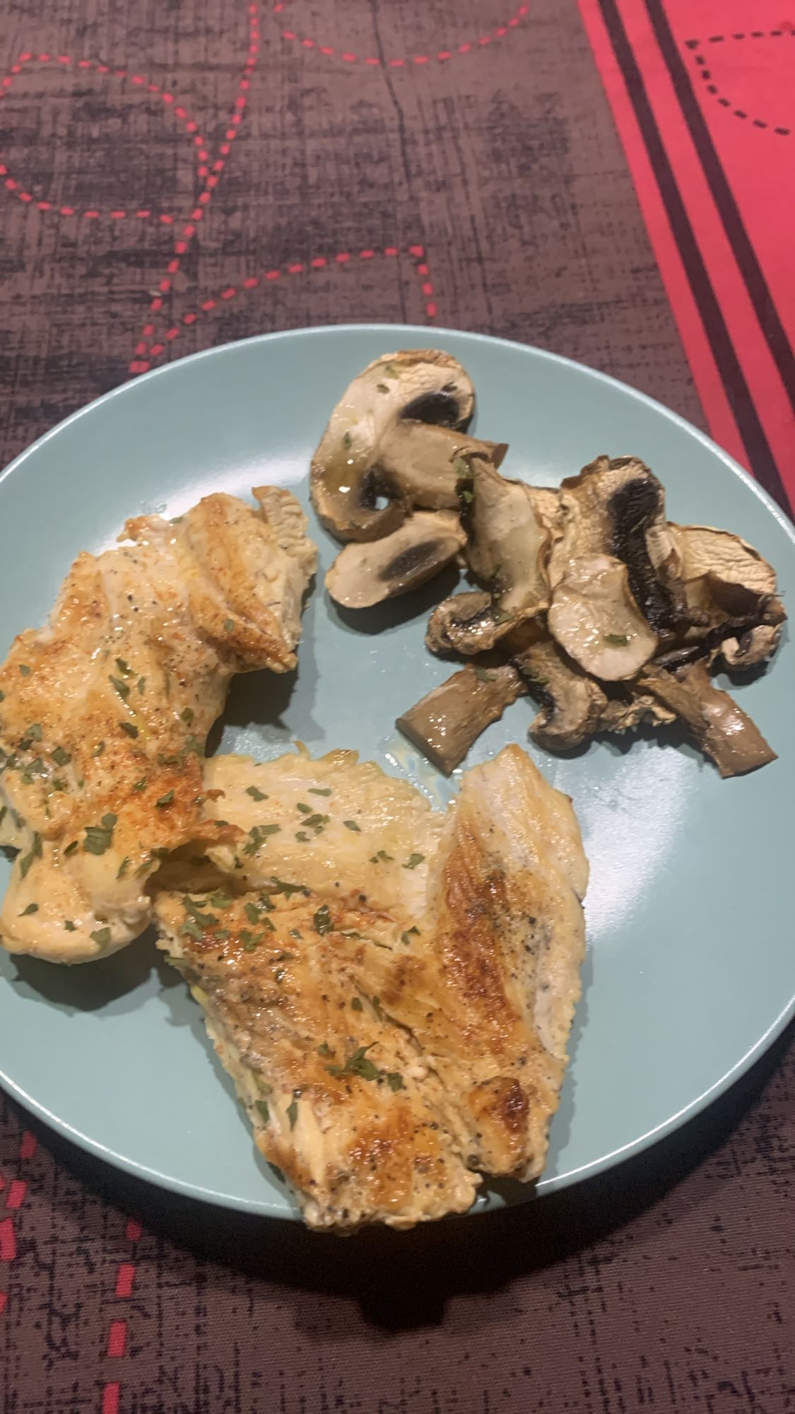Pollo con champiñones