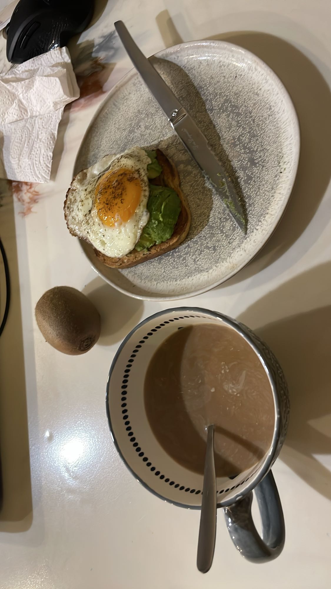 Toast avocat œuf et cacao