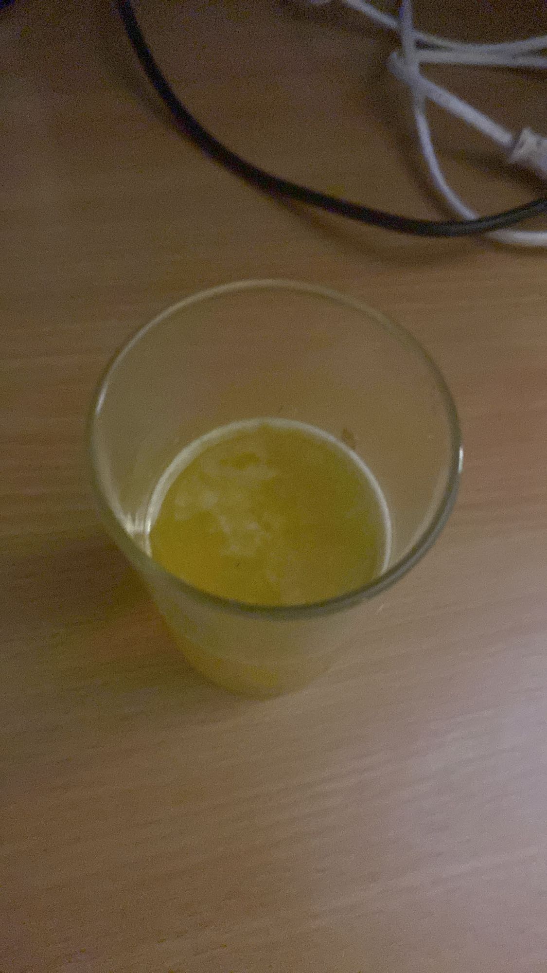 szklanka roztopionego masła