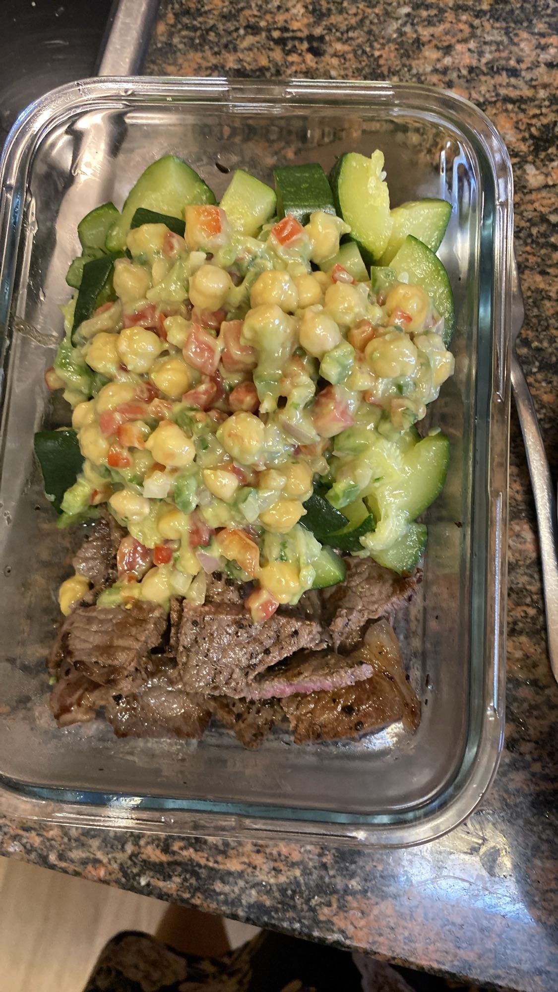 Ensalada de garbanzos y carne