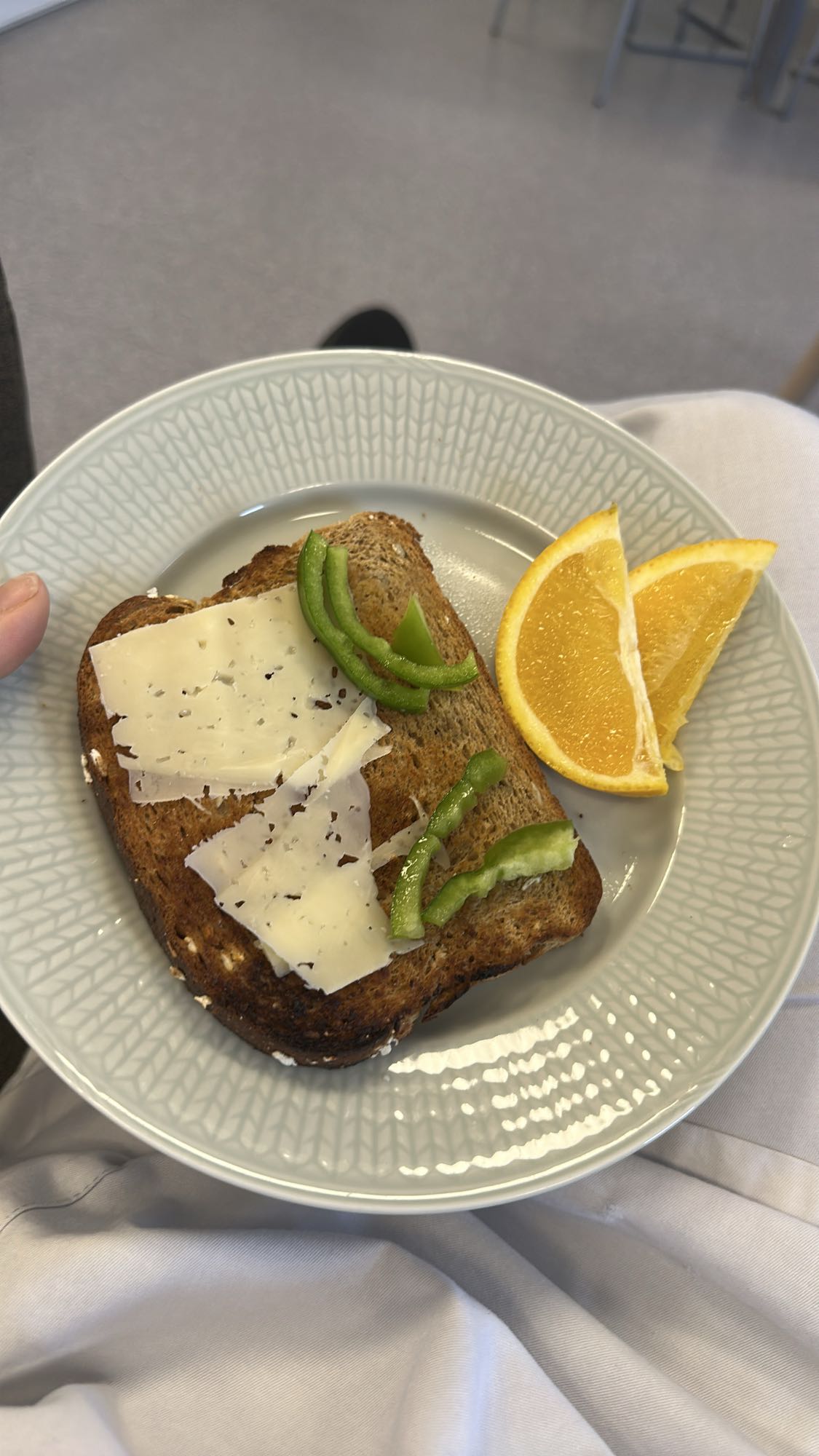Osttoast med paprika & apelsin