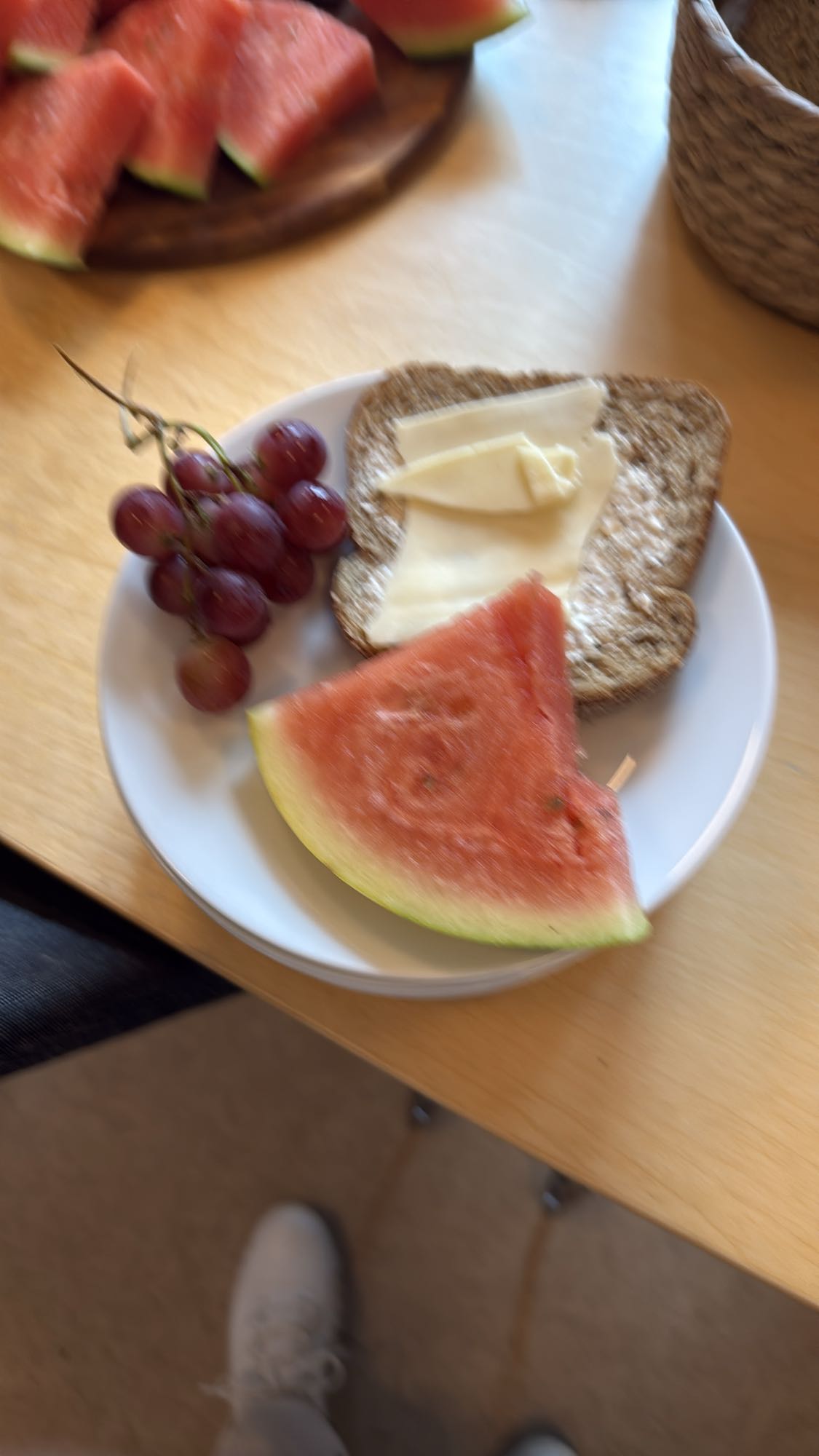 Frukt och smörgås